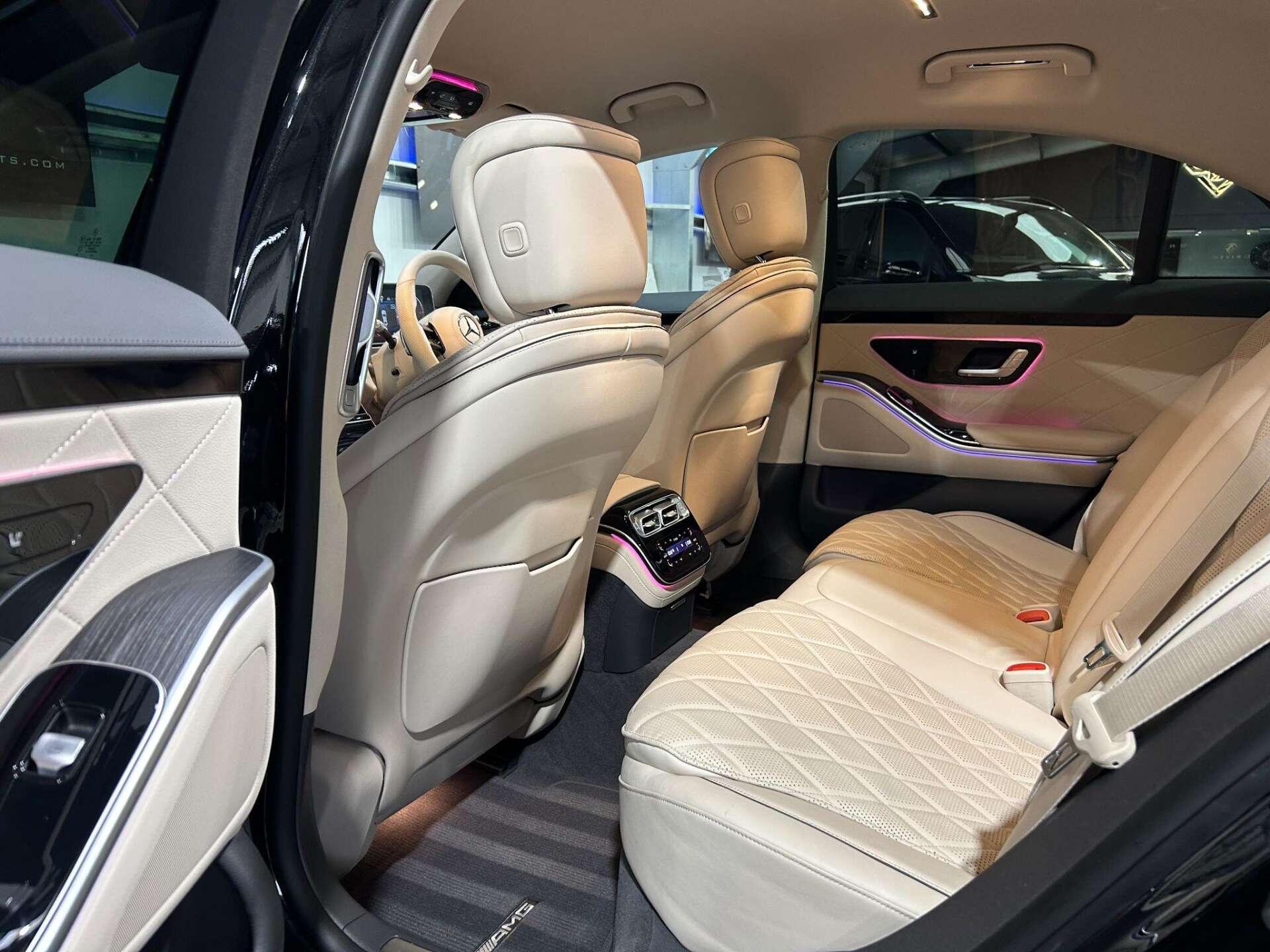 Mercedes-Benz S Class view 32