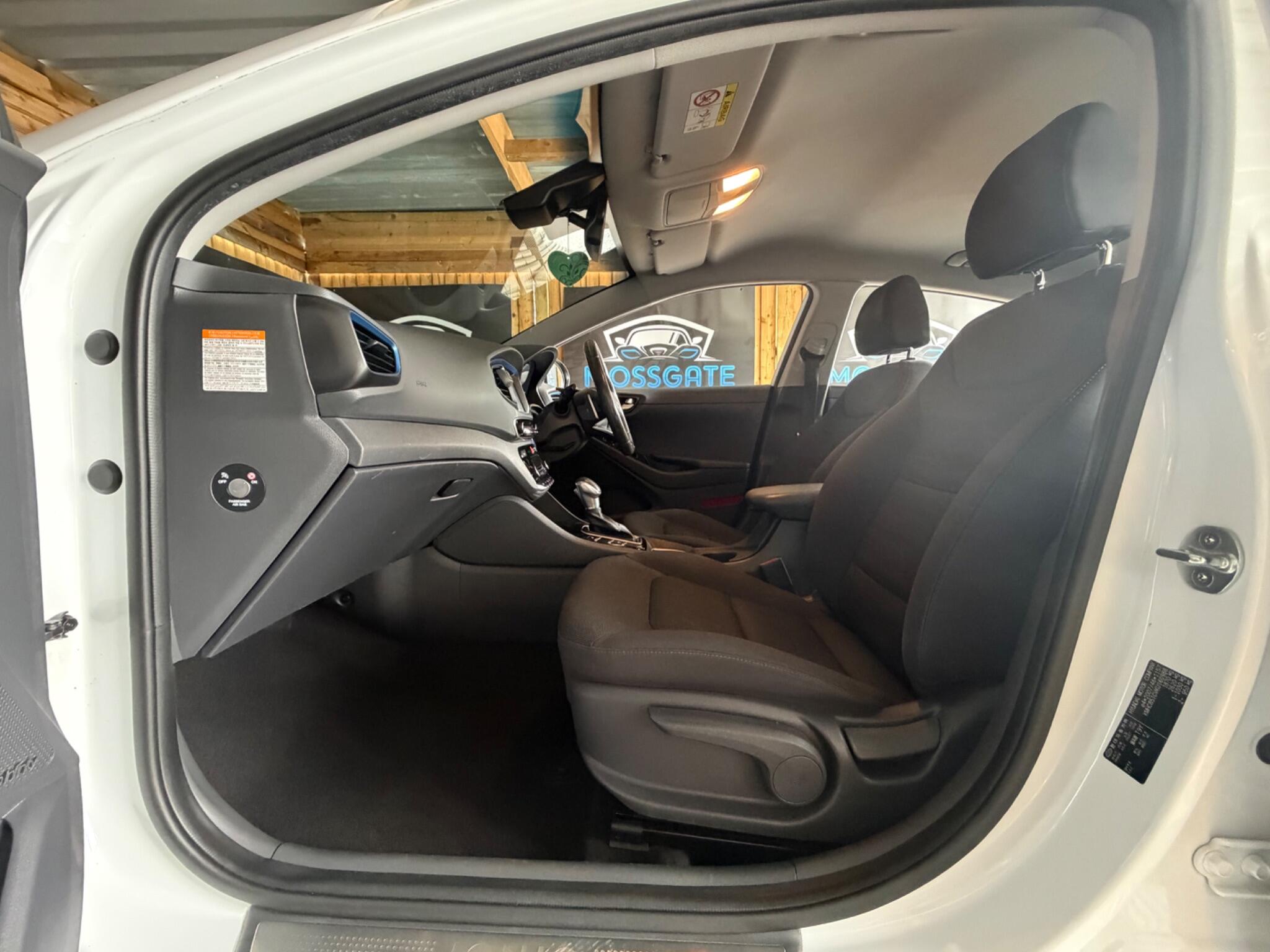 Hyundai Ioniq view 20