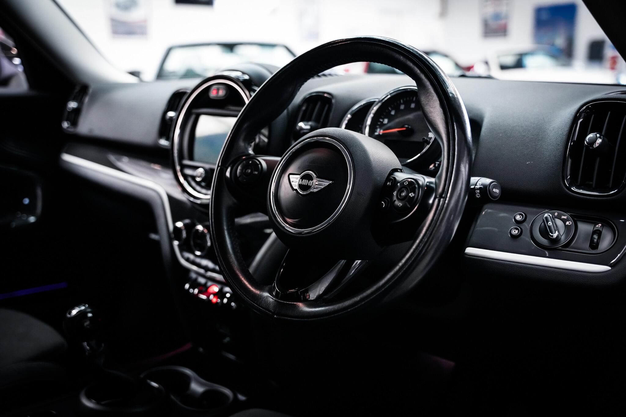 Mini Countryman view 18