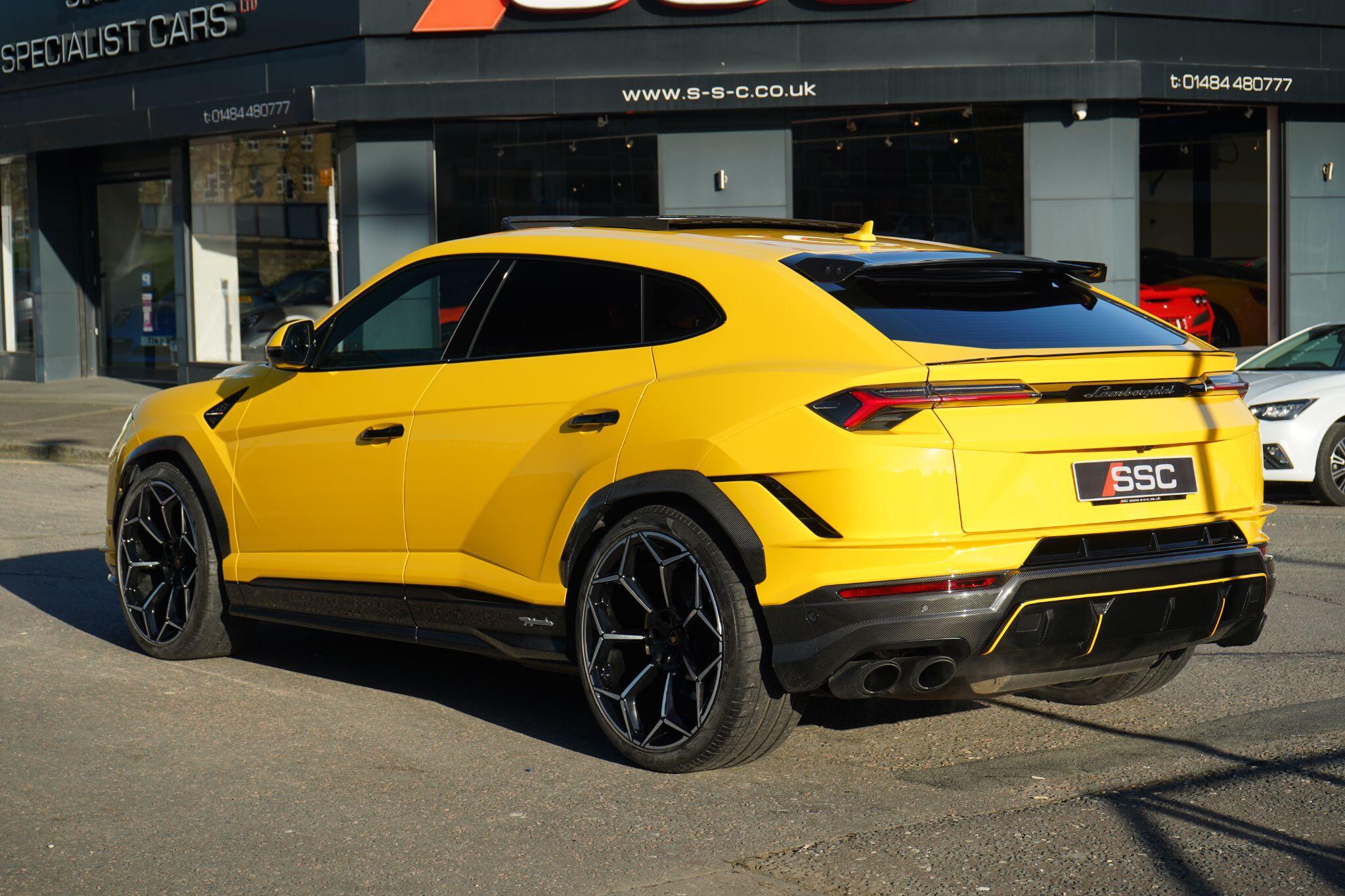 Lamborghini Urus view 13