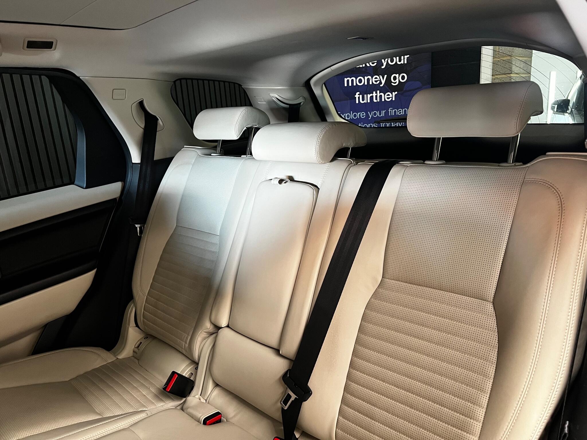 Land Rover Discovery Sport view 20