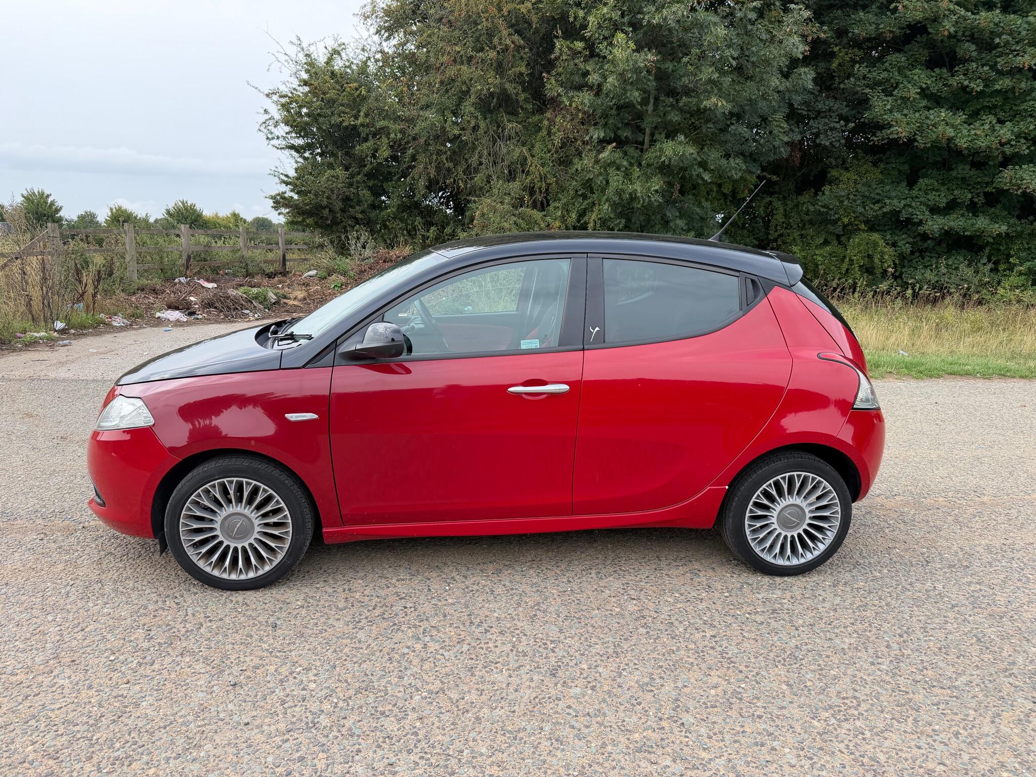 Chrysler Ypsilon view 30