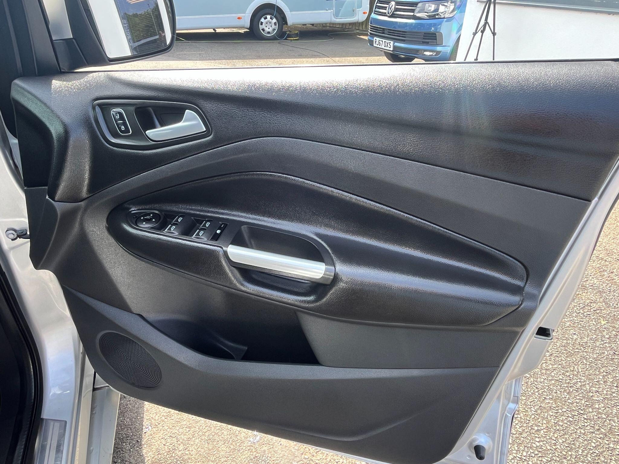 Ford Kuga view 15