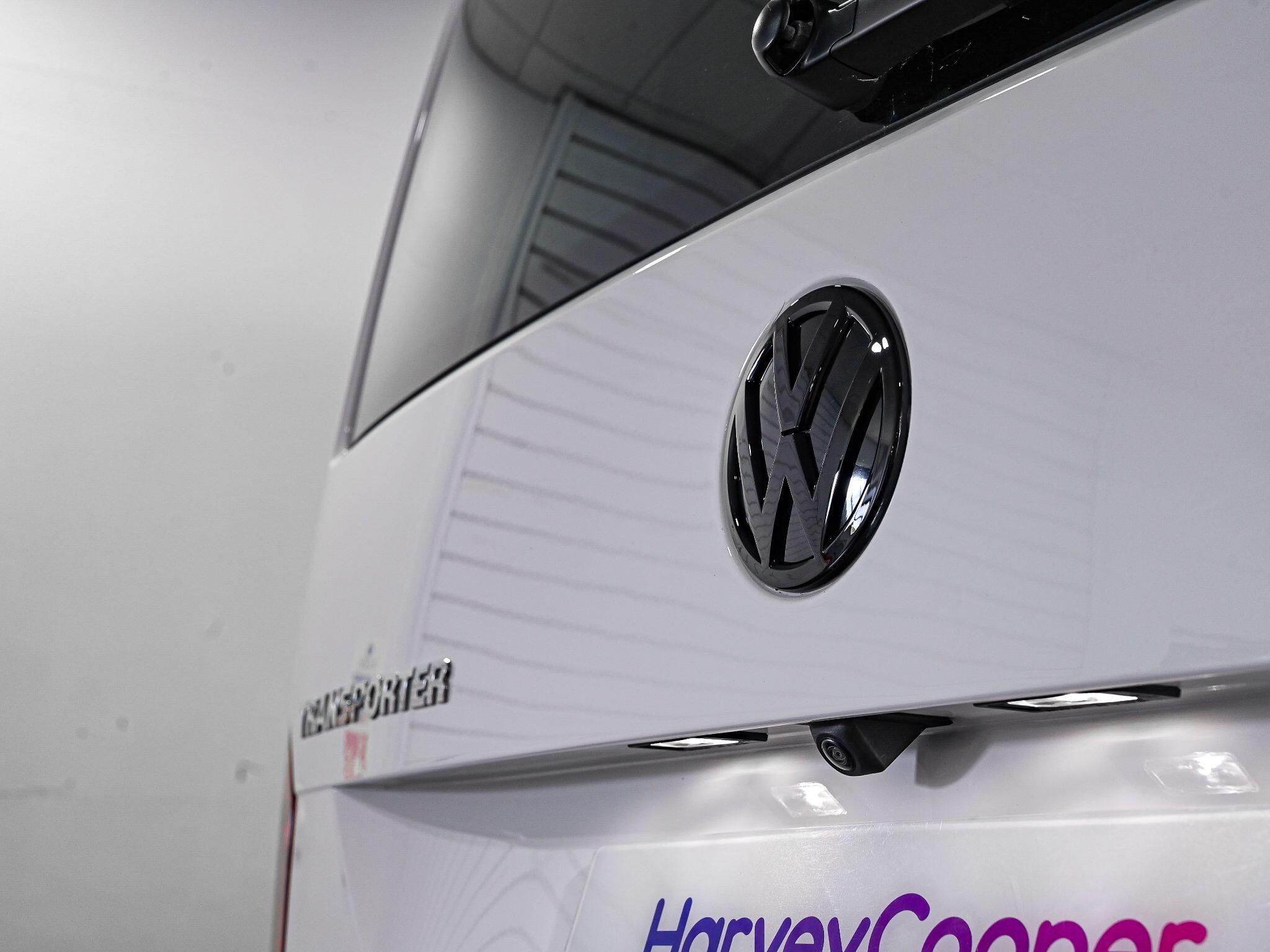 Volkswagen Transporter view 26