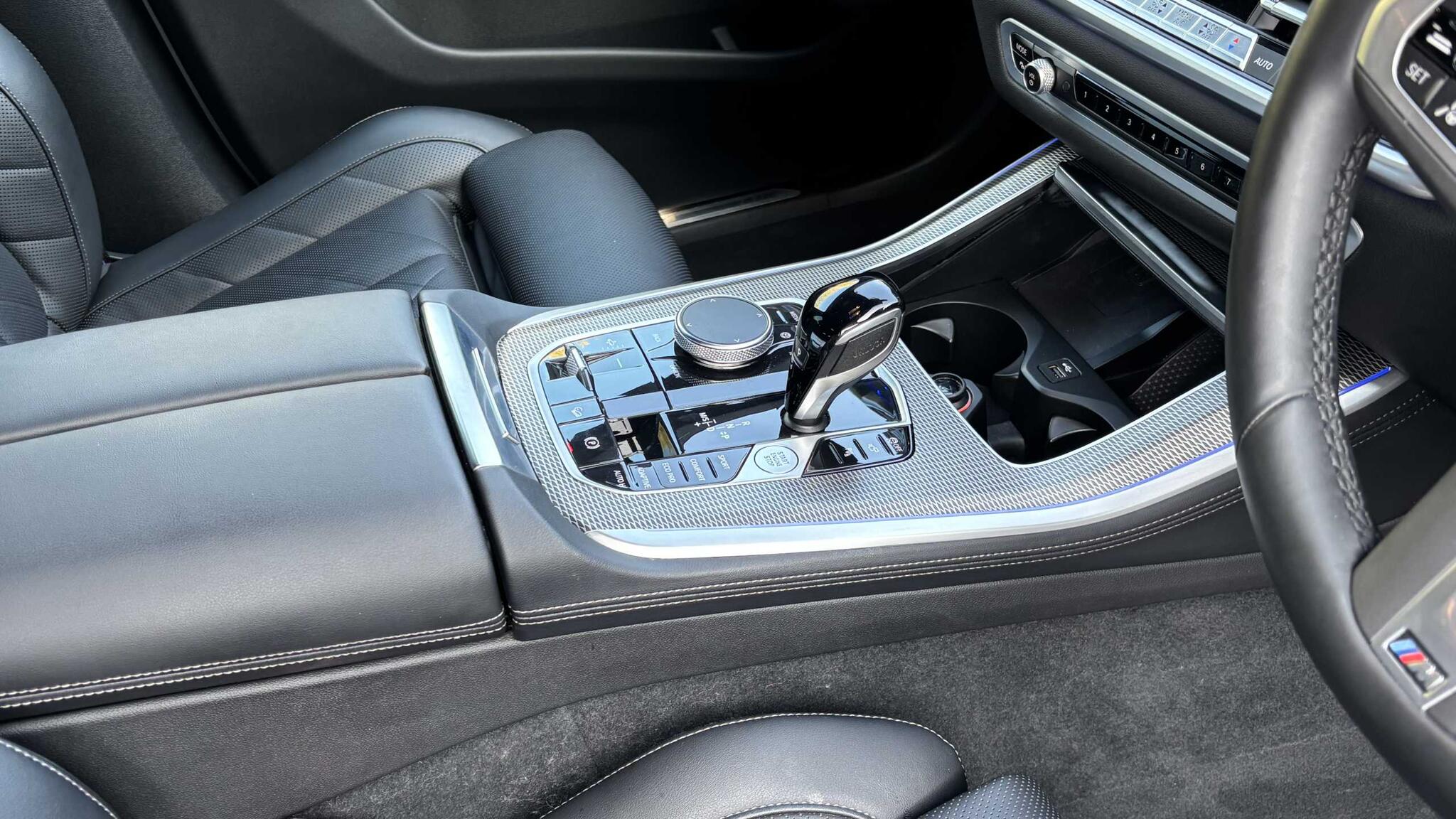 BMW X5 view 34