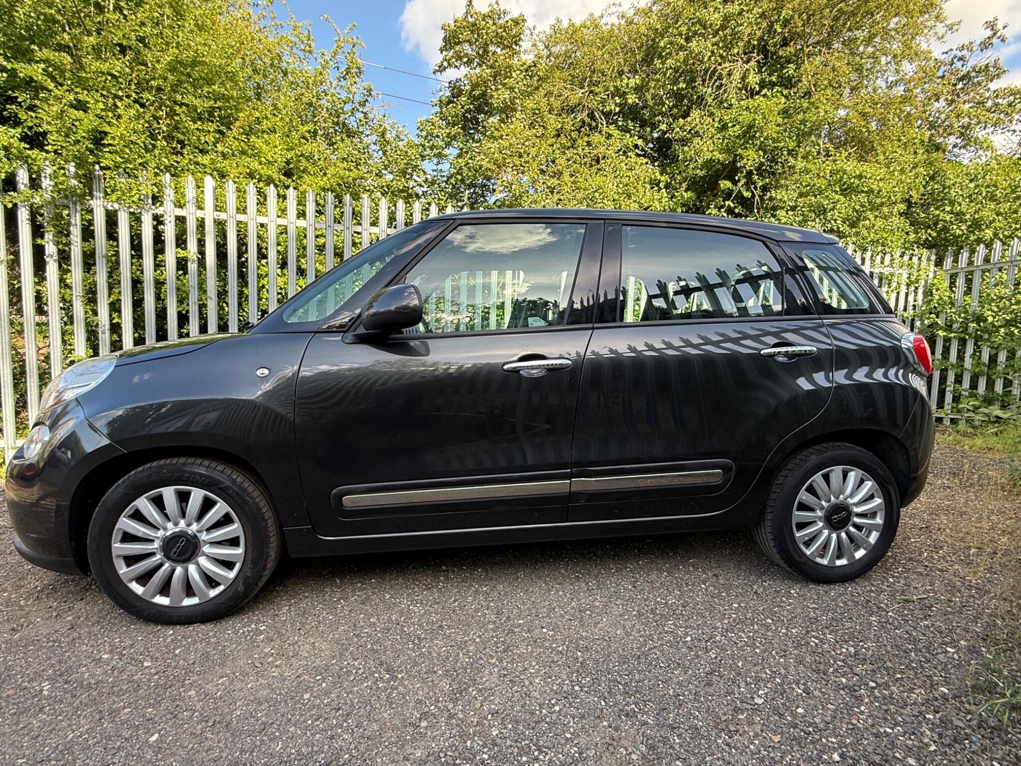 2015 Fiat 500L image 8