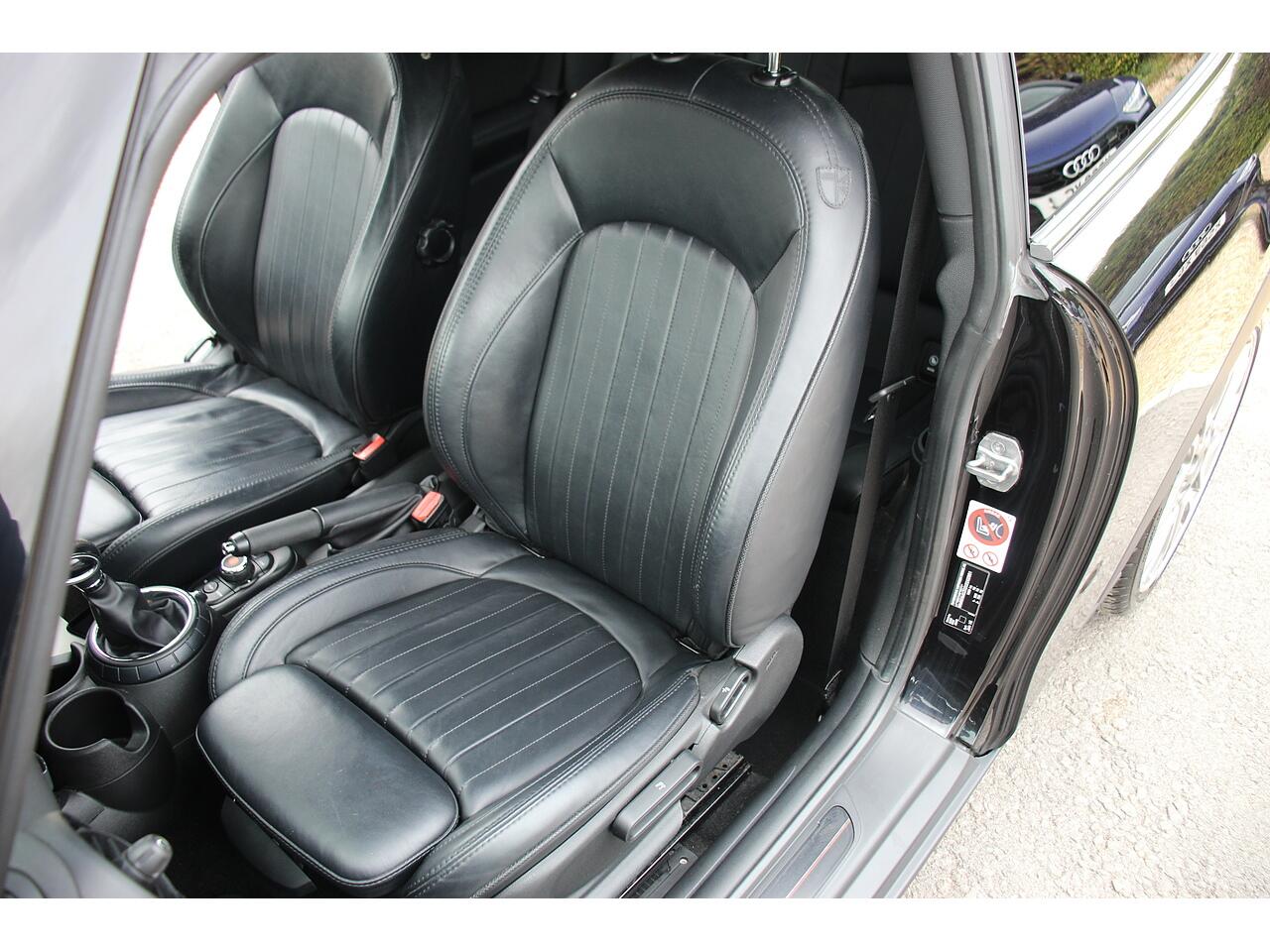 Mini Hatch view 16