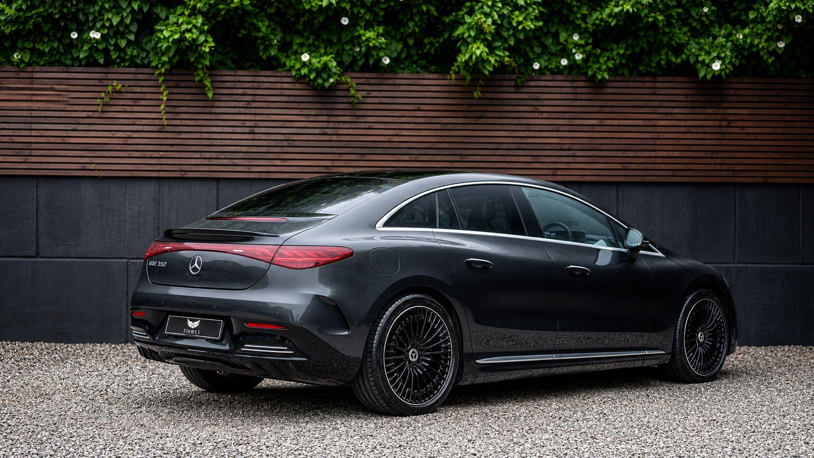 Mercedes-Benz EQE view 6