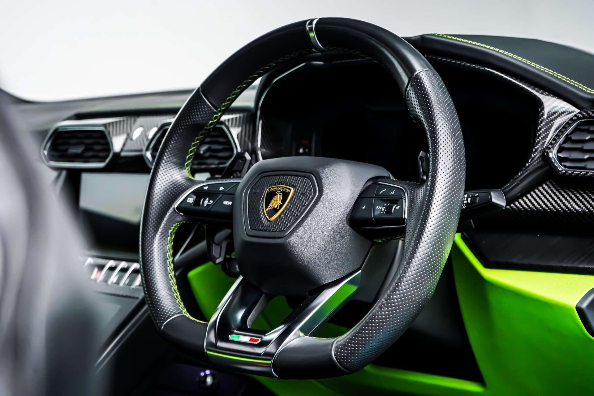 Lamborghini Urus view 26