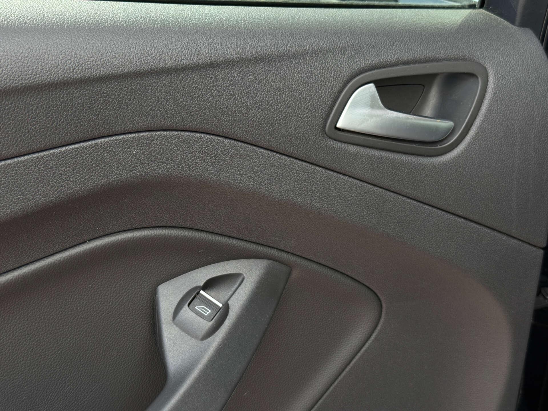 Ford Kuga view 36