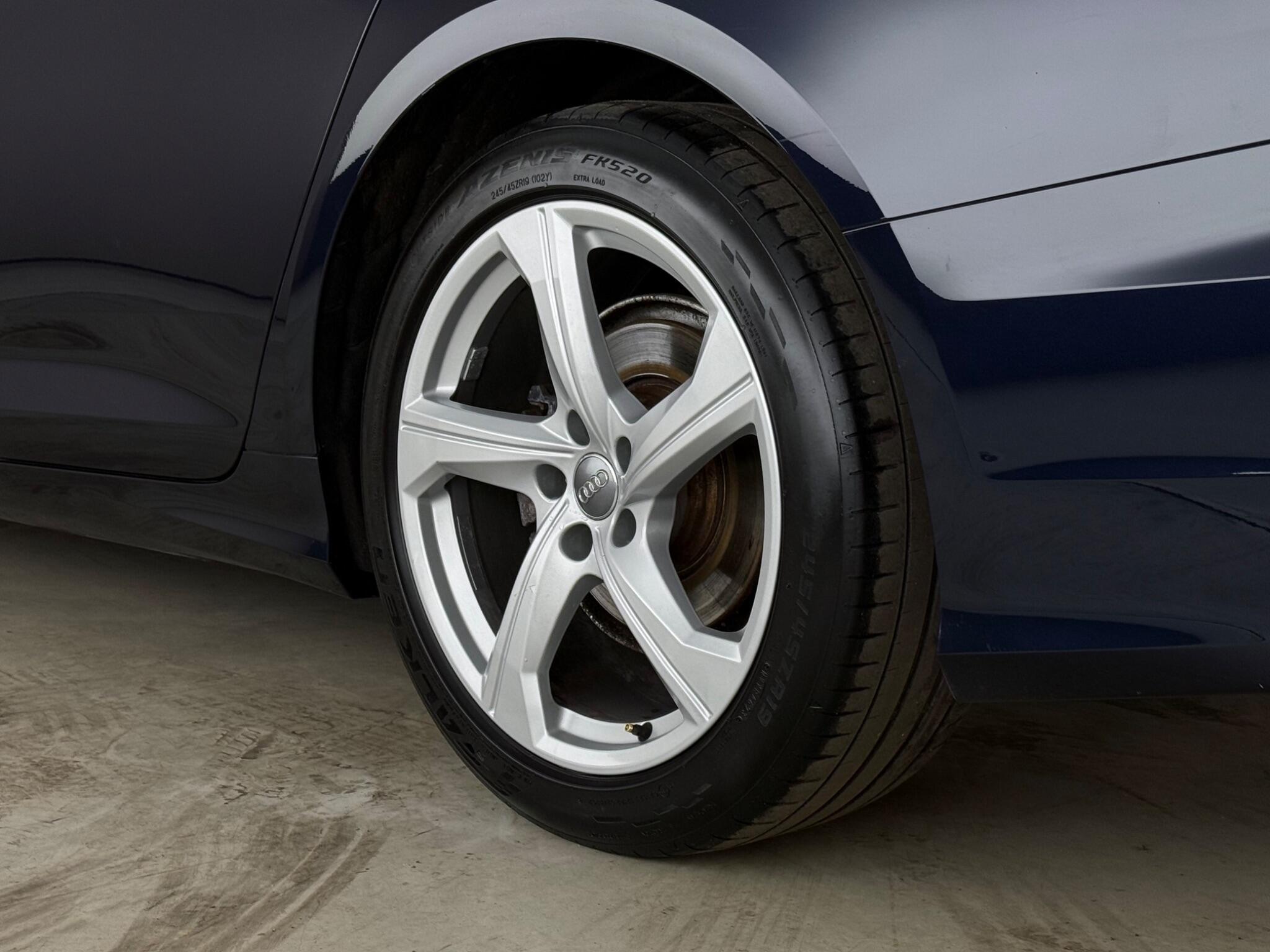 Audi A6 view 9