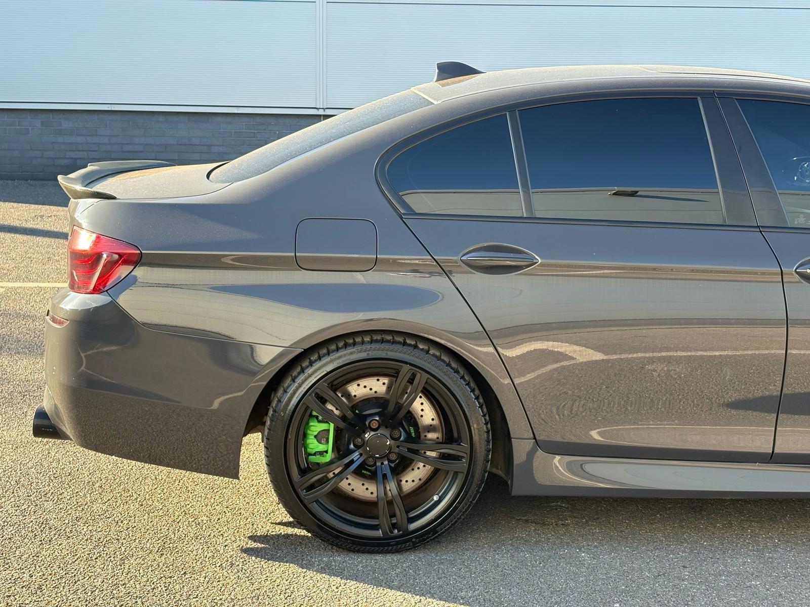 BMW M5 view 16
