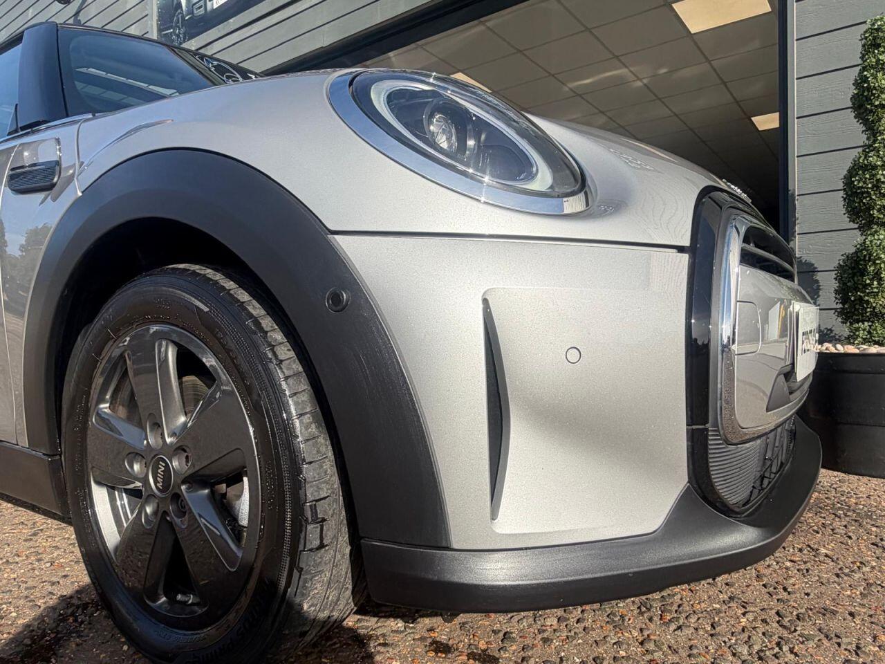 Mini Hatch view 11