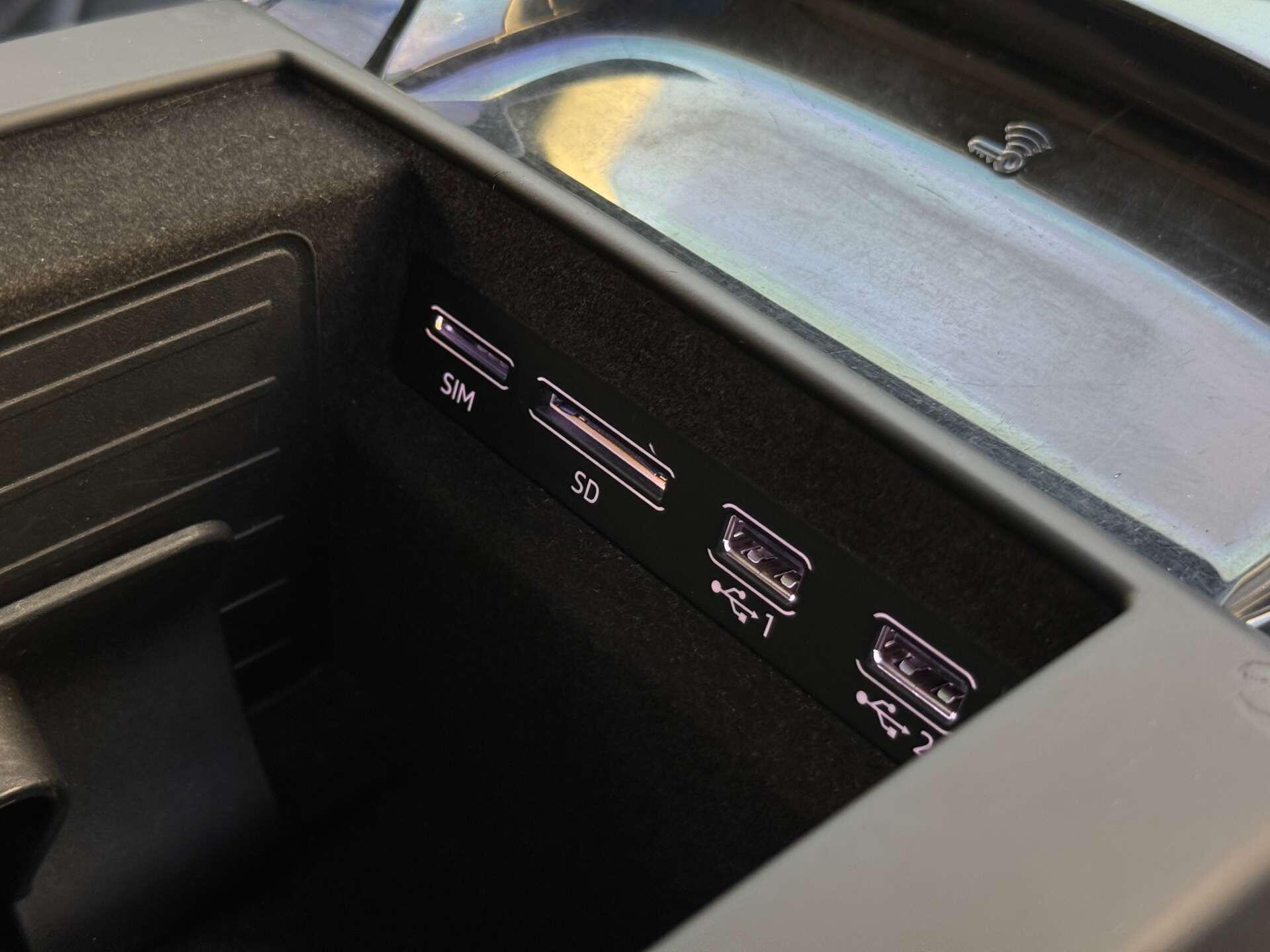 Audi A8 view 56