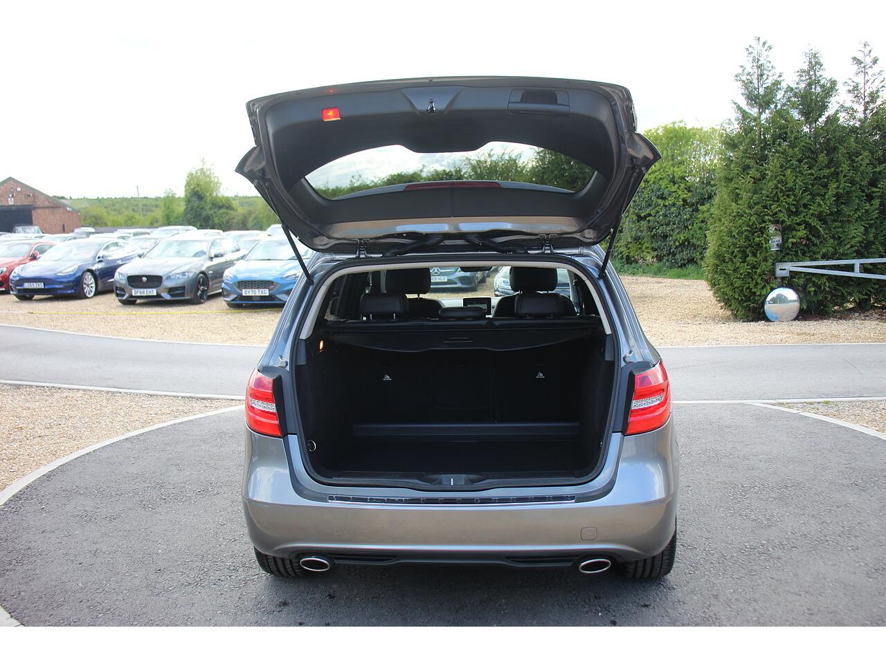 Mercedes-Benz B-Class view 18