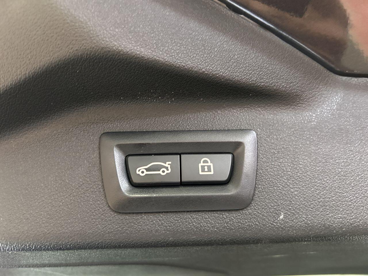 BMW X7 view 17