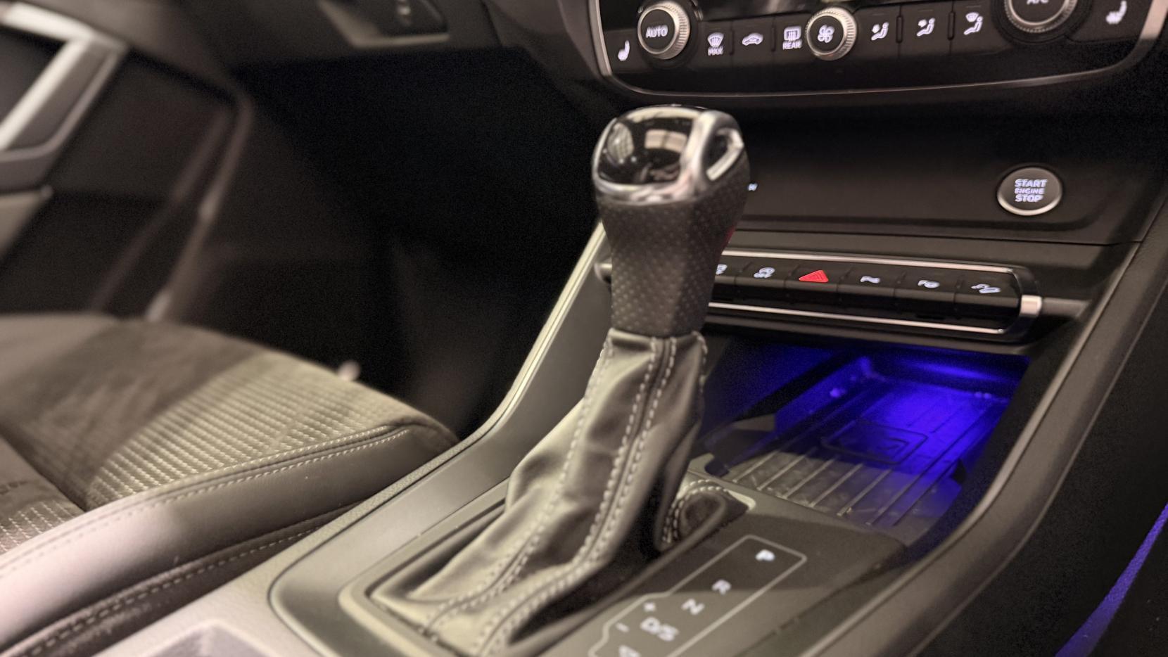 Audi Q3 view 16