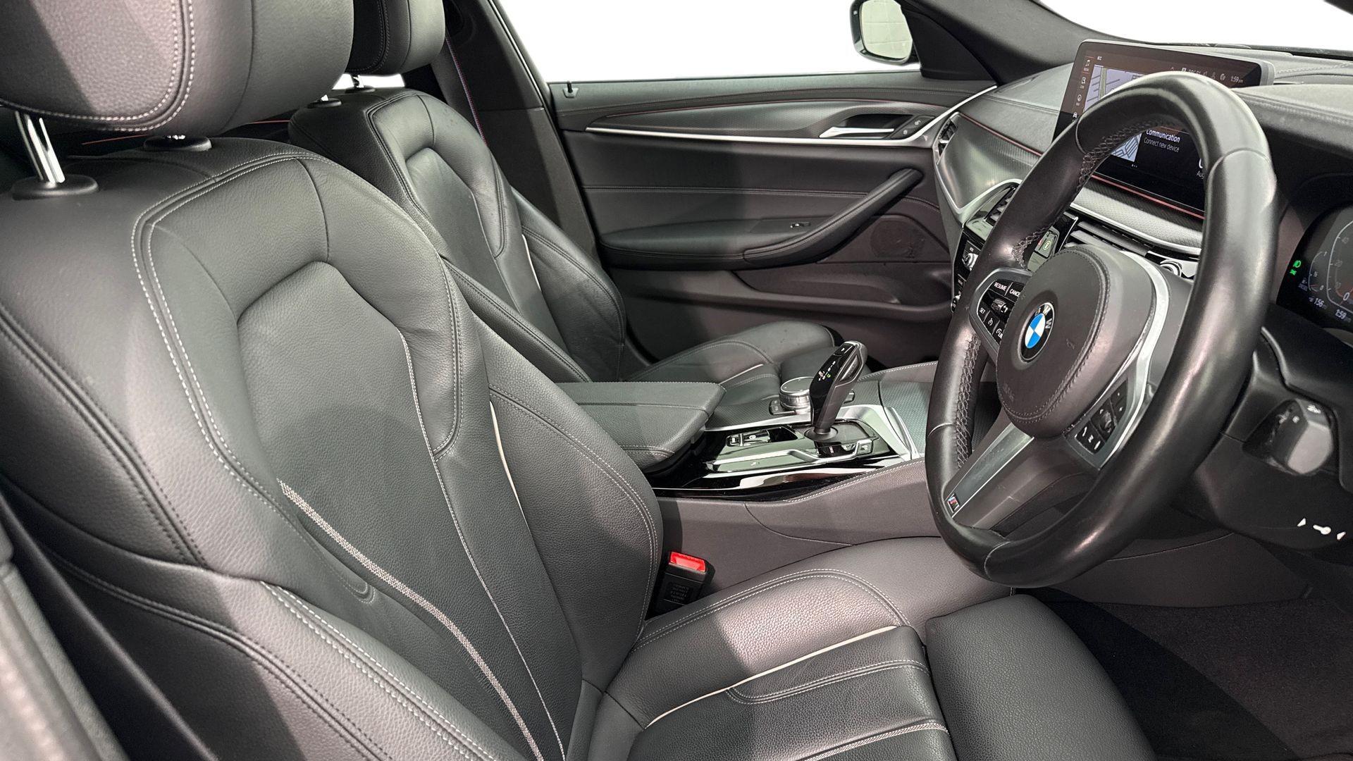 BMW 5 Series view 11