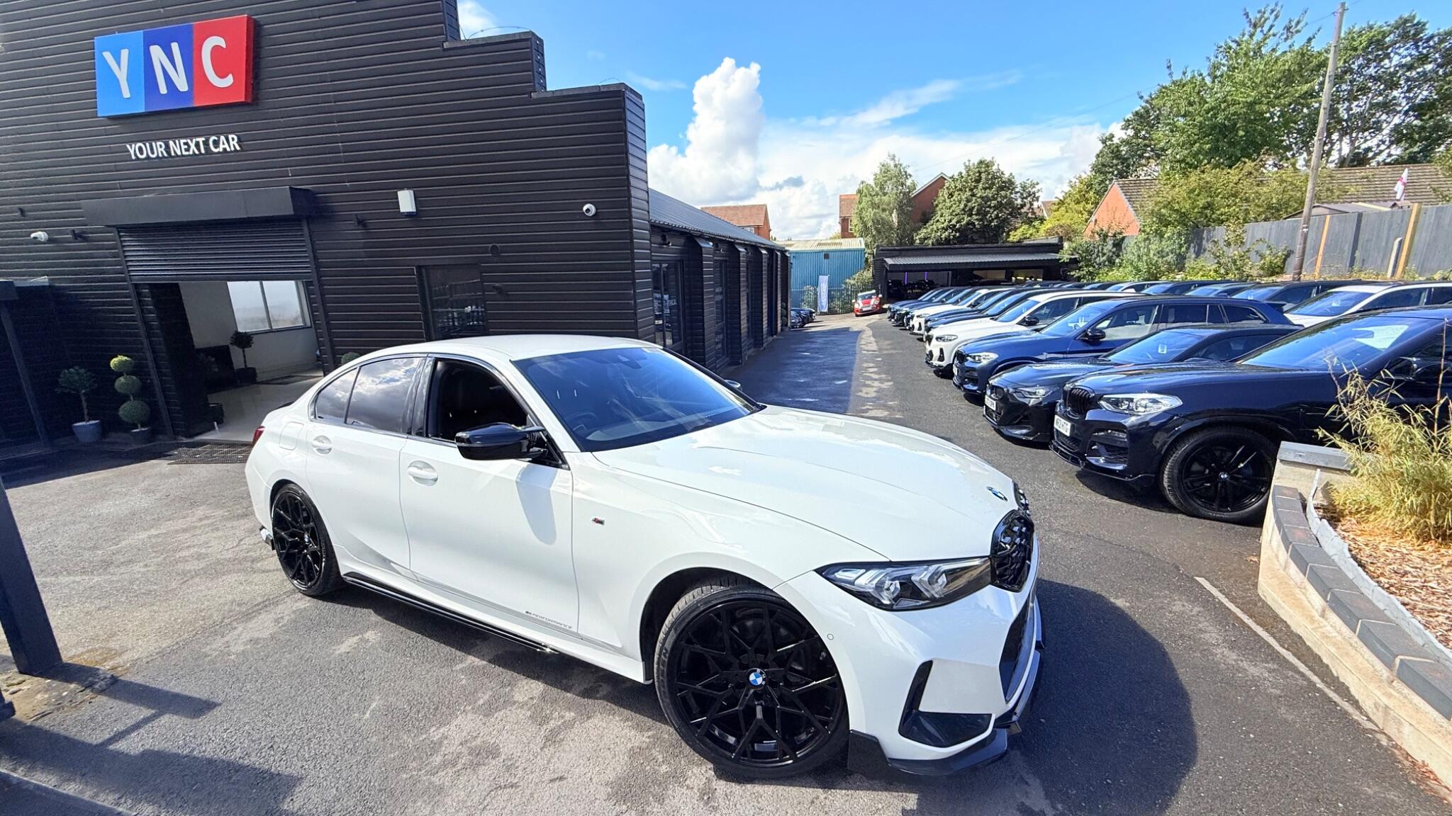 BMW 3 Series view 4