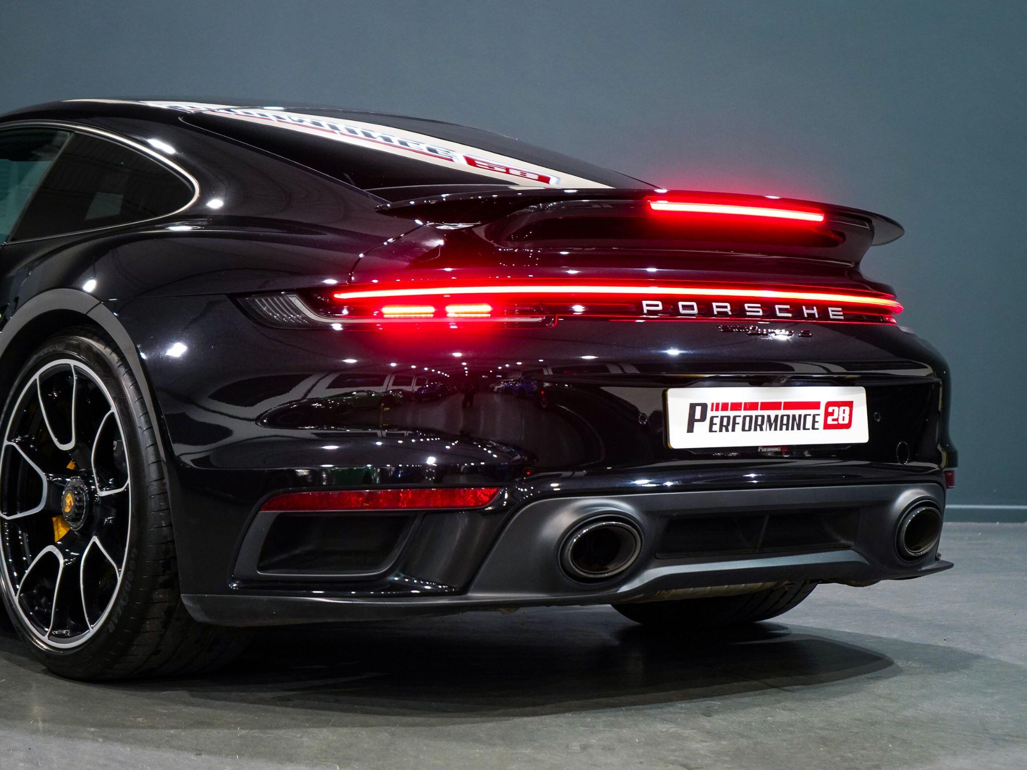Porsche 911 view 36