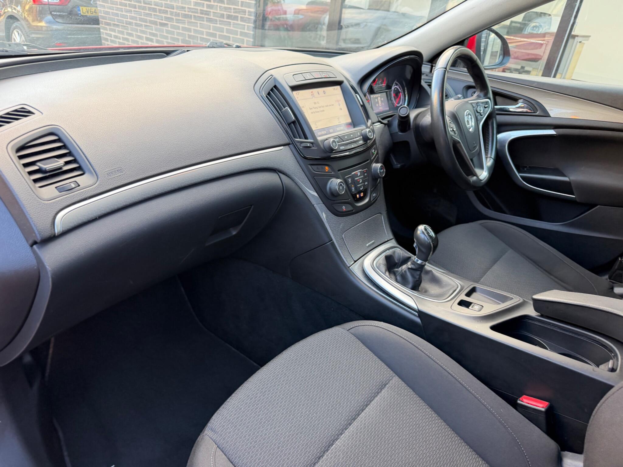 Vauxhall Insignia view 16