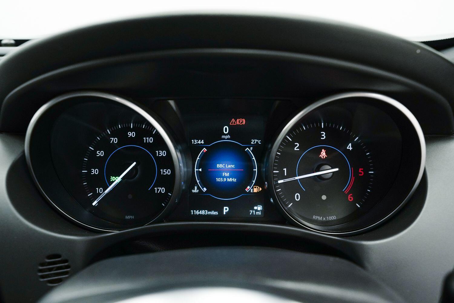 Jaguar Xe view 25