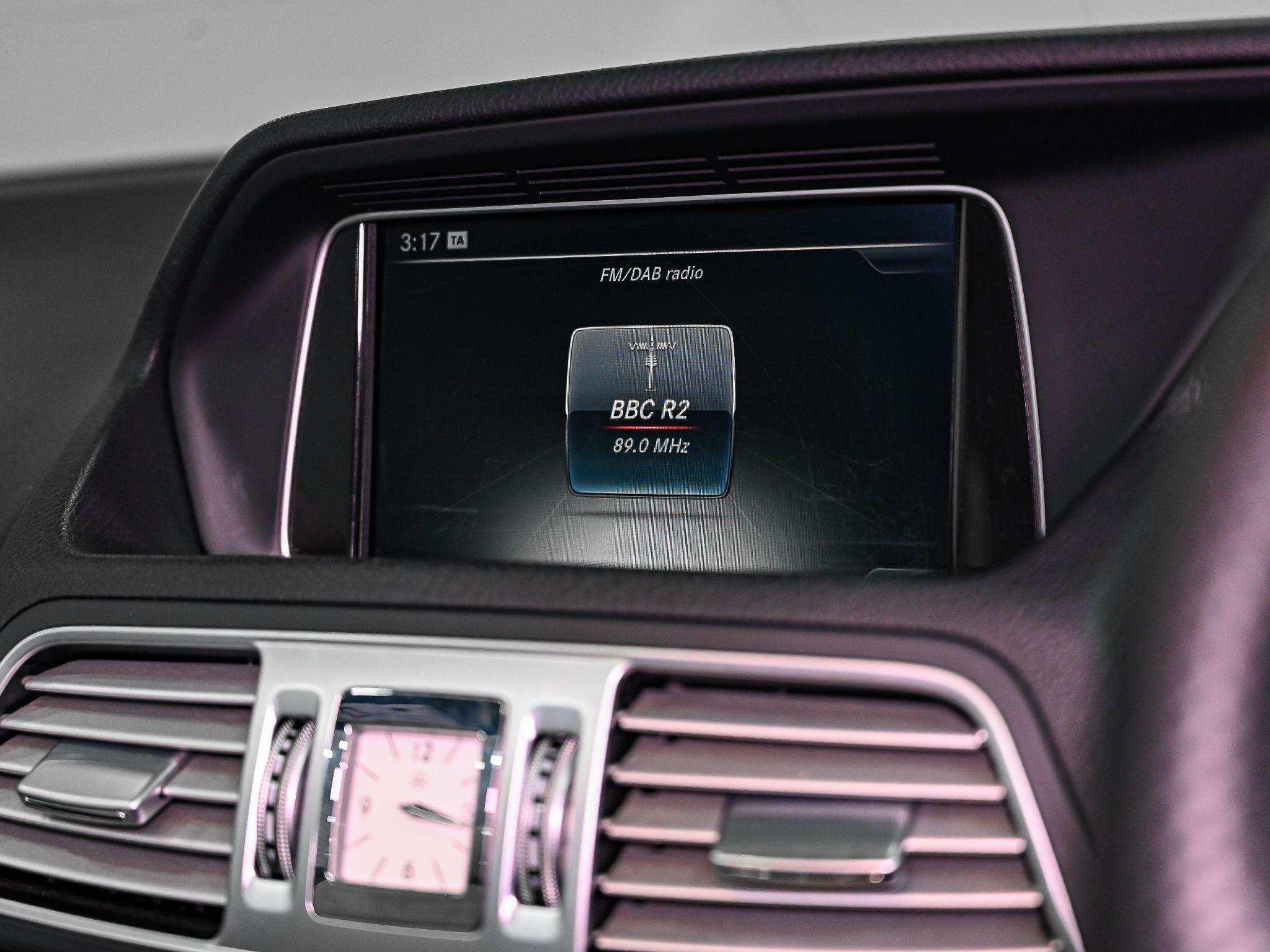Mercedes-Benz E-Class view 12