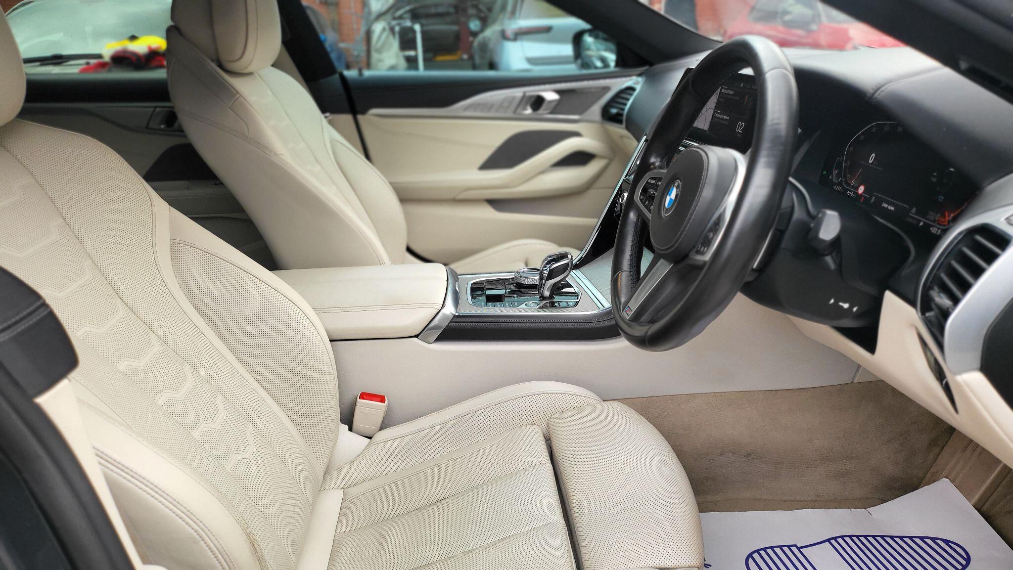 BMW 8 Series view 16