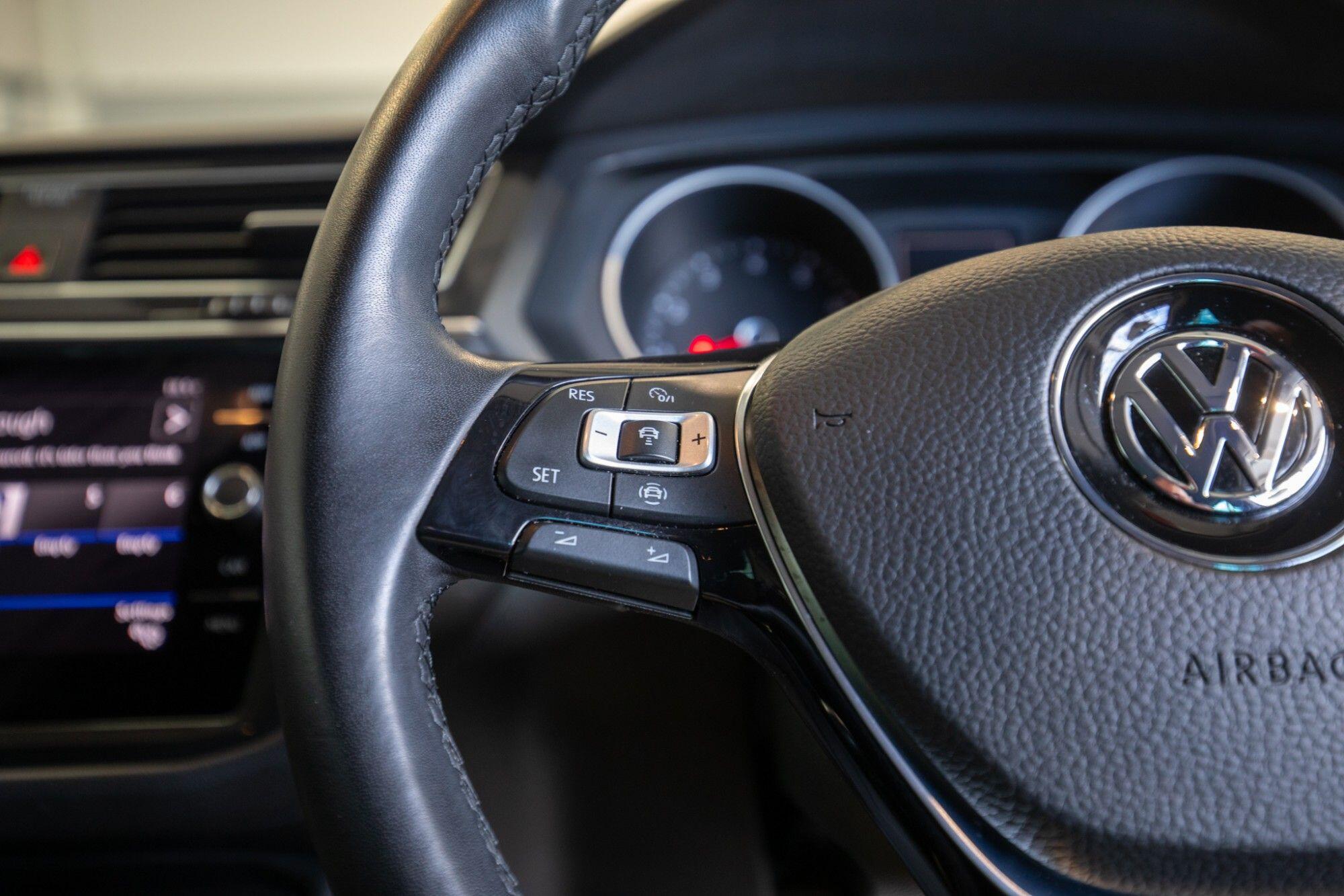 Volkswagen Tiguan view 16