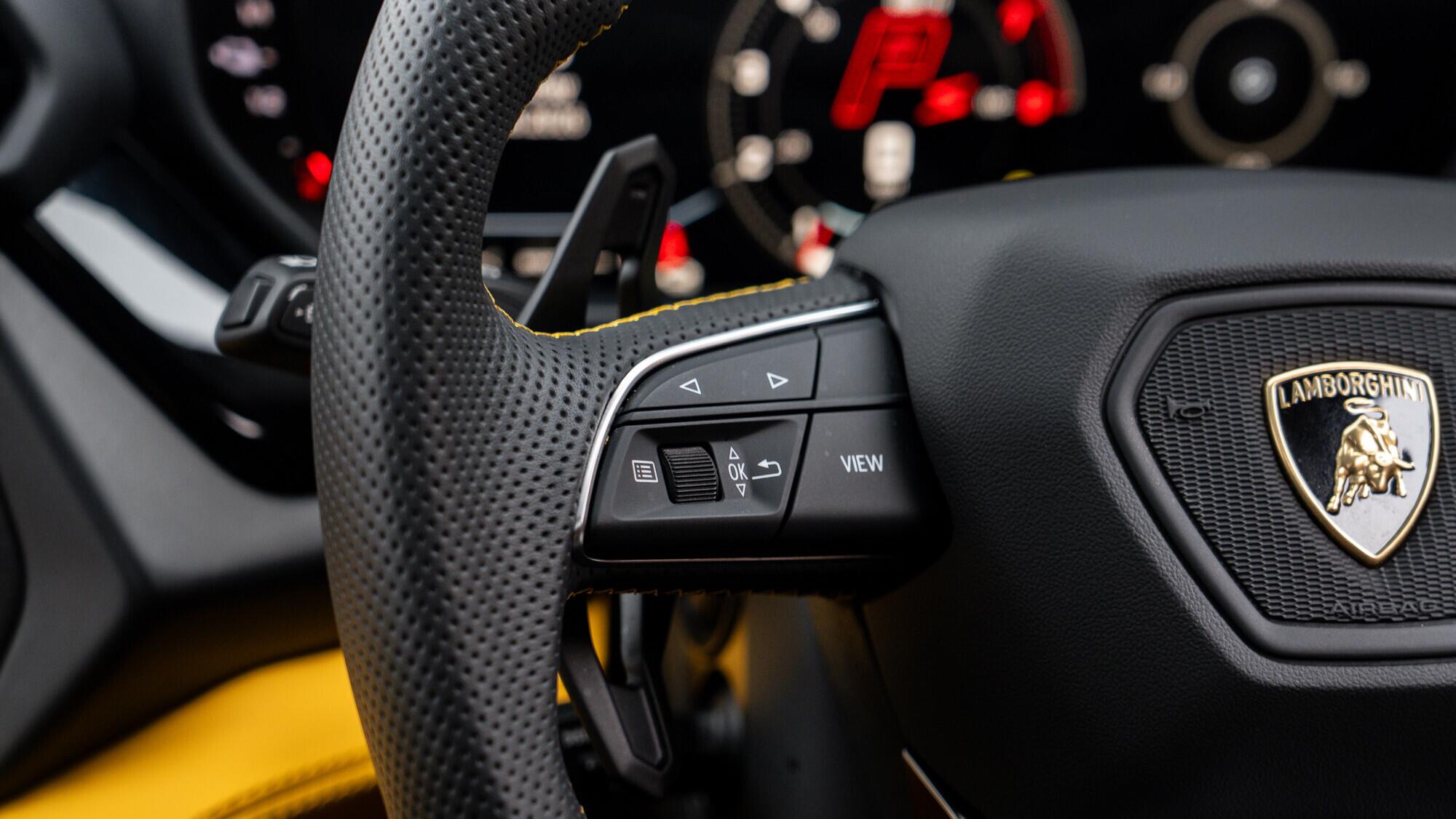 Lamborghini Urus view 23