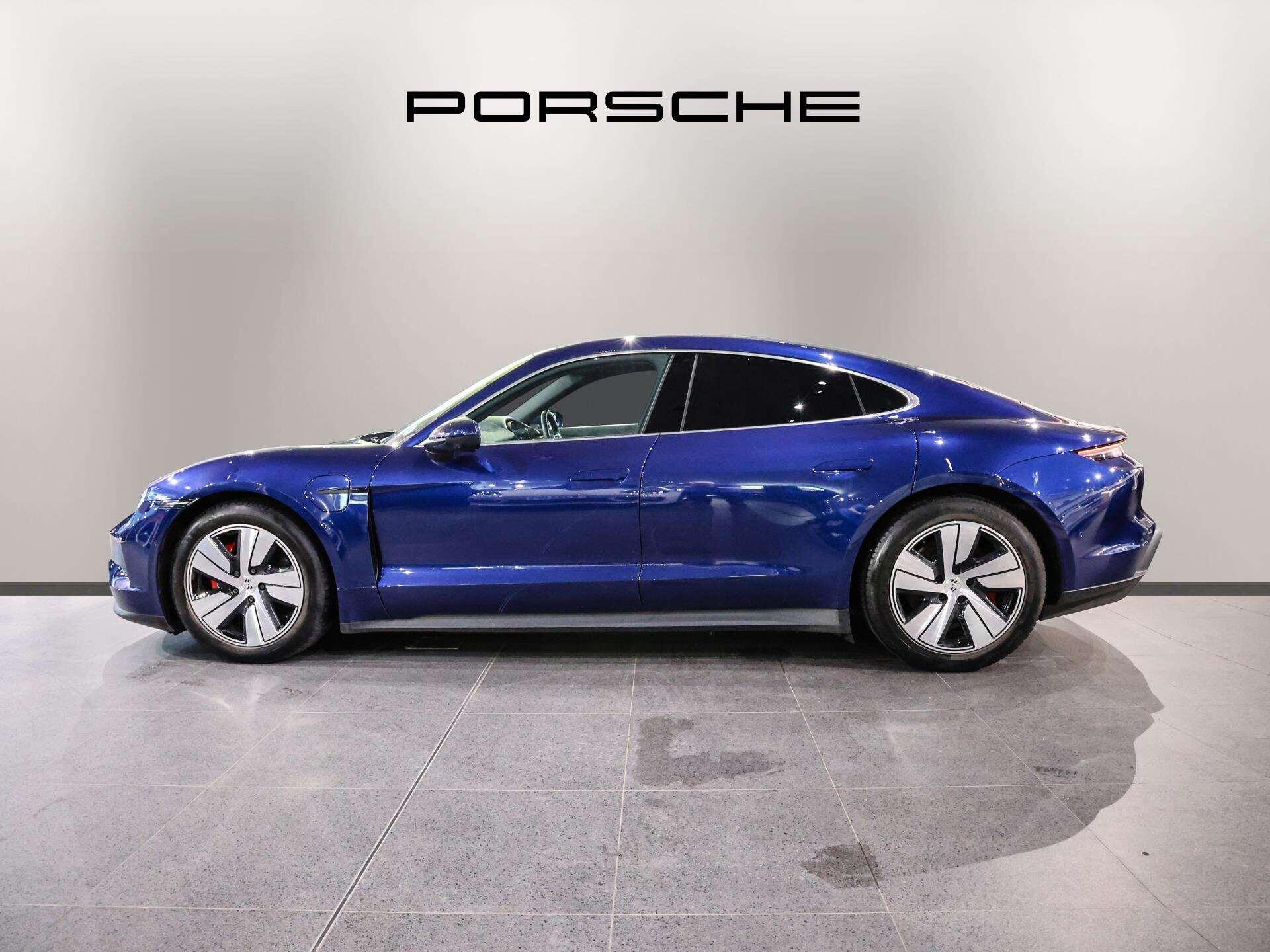 Porsche Taycan view 8