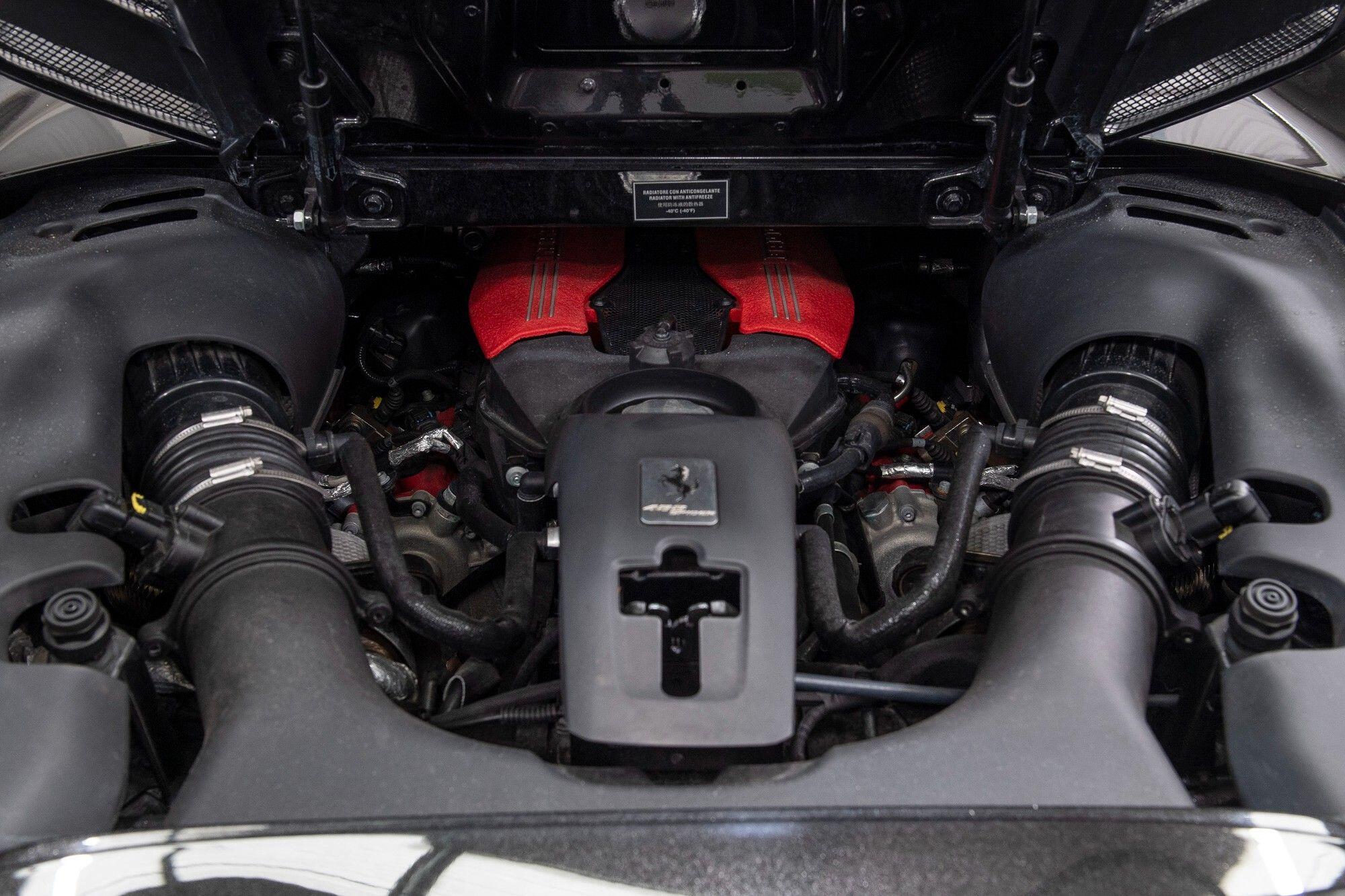 Ferrari 488 view 45