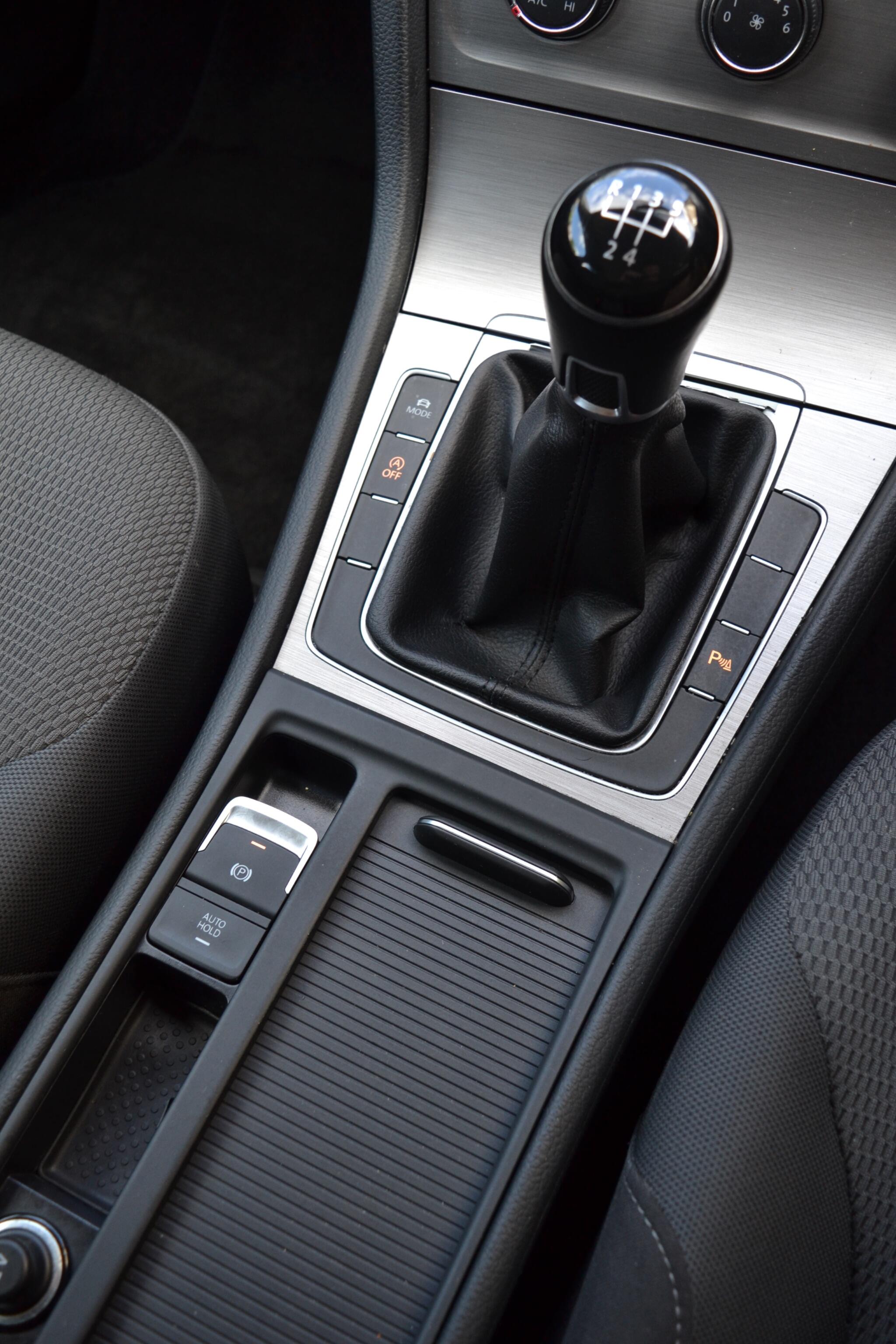 Volkswagen Golf view 30