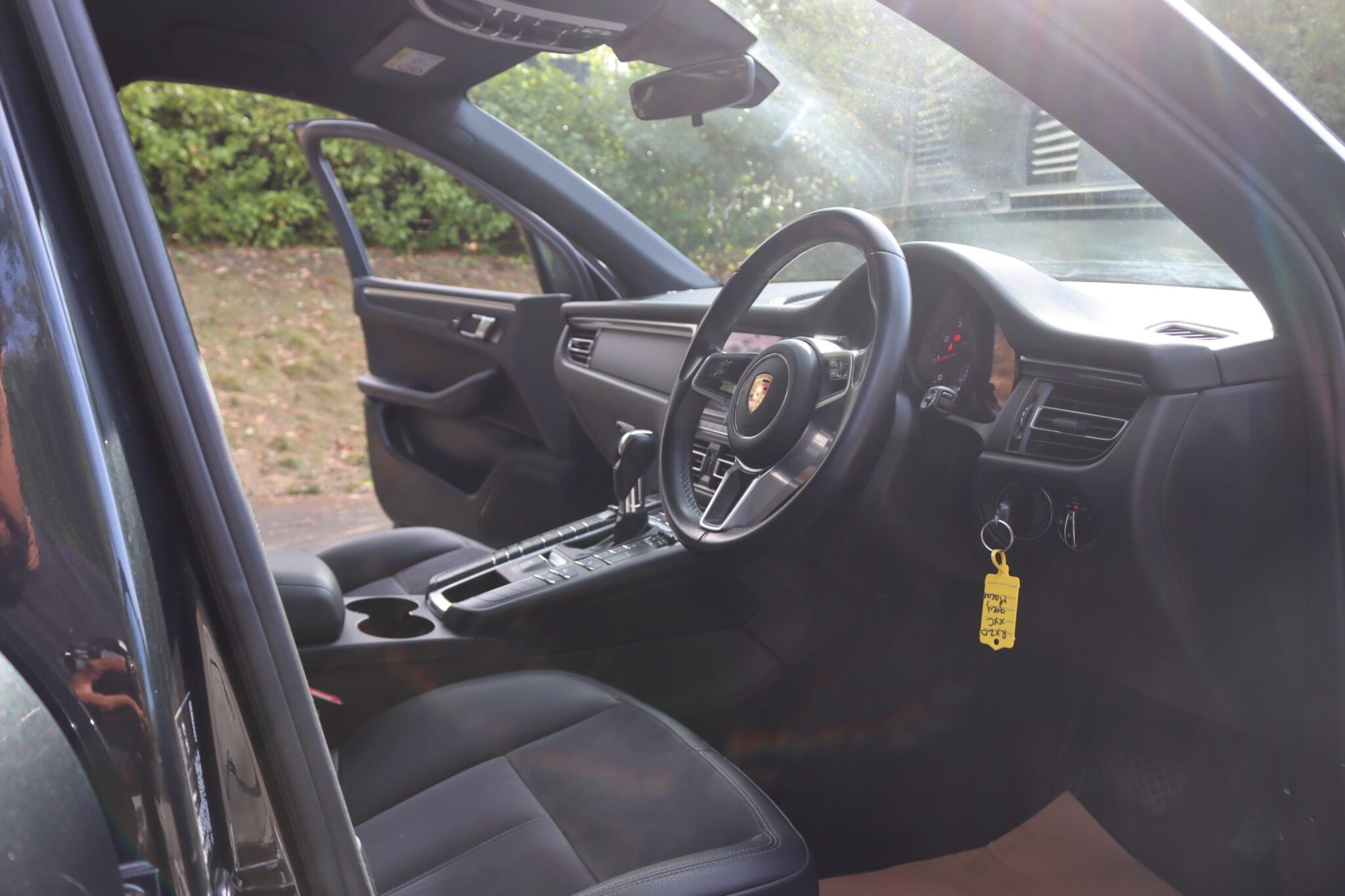 Porsche Macan view 10