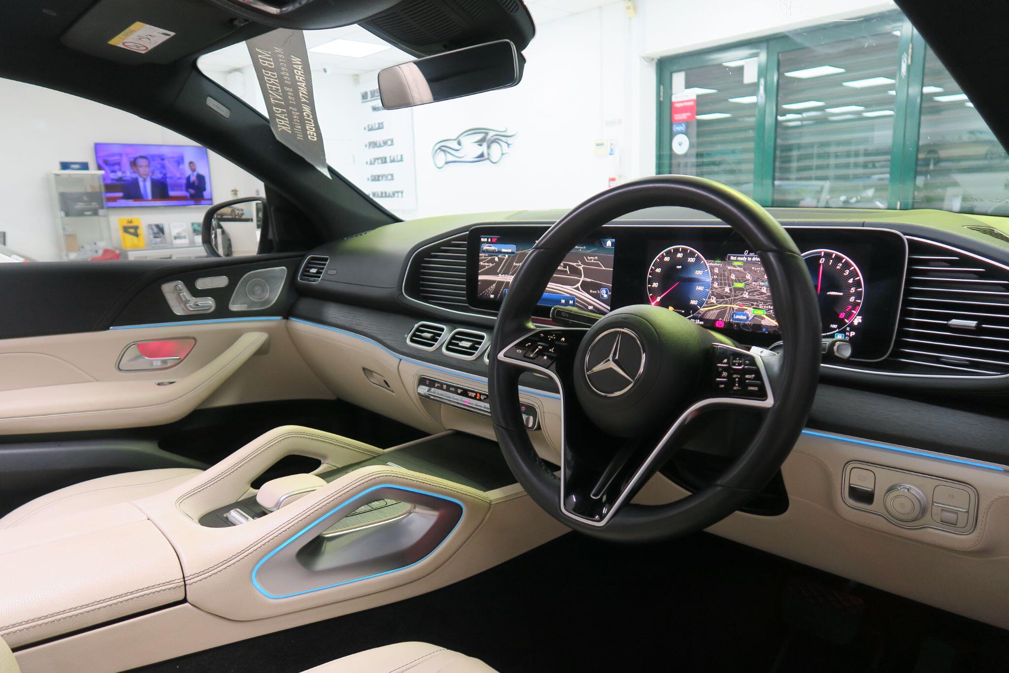 Mercedes-Benz Gle view 12