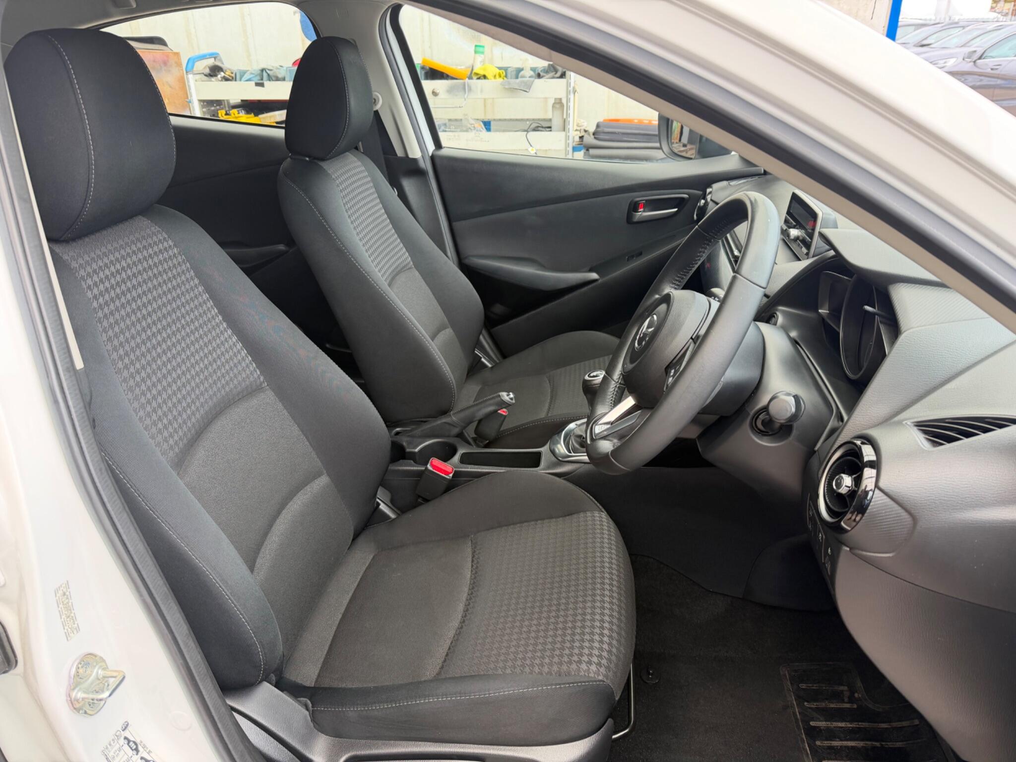 Mazda Skyactiv-G view 16