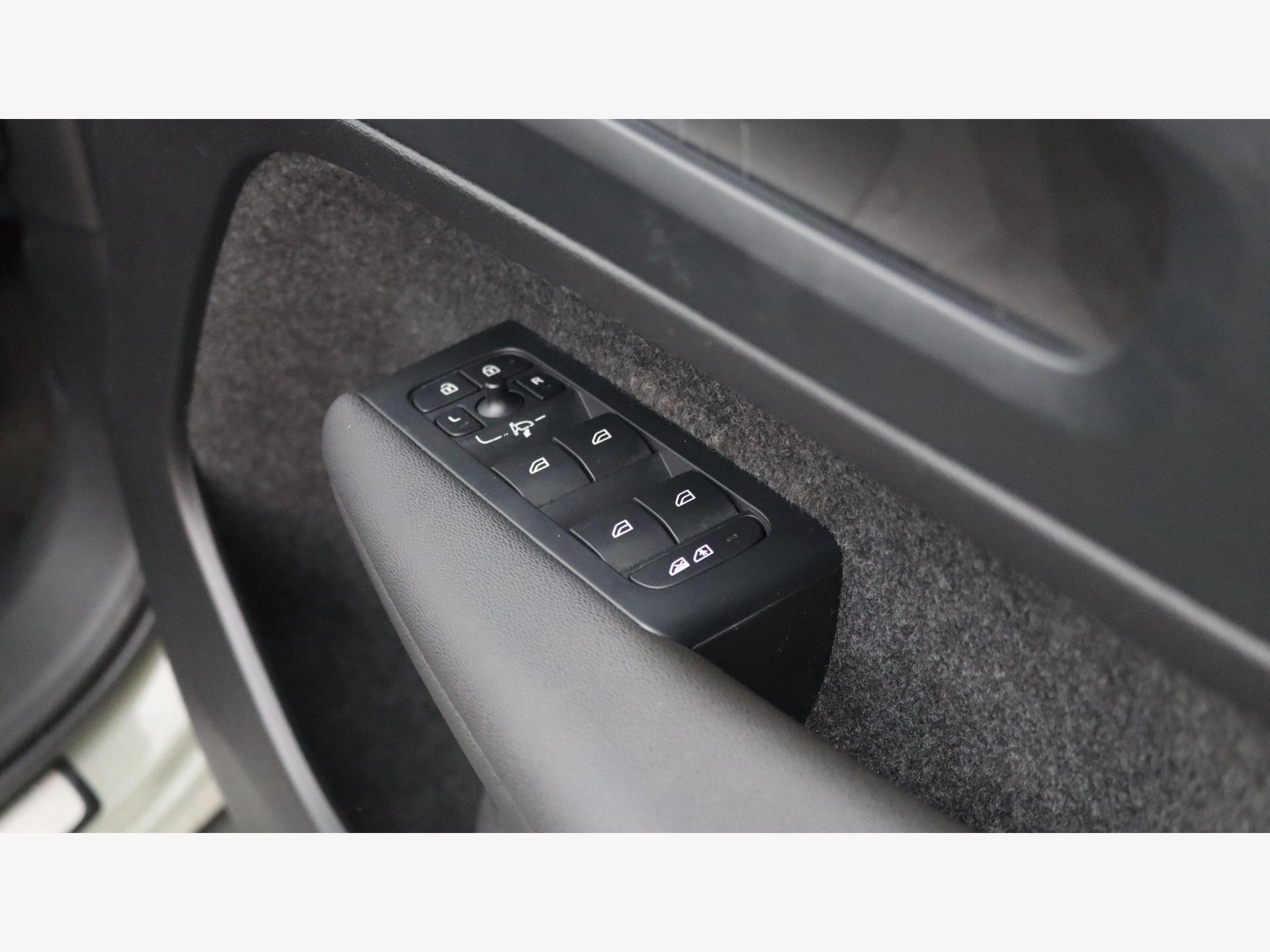 Volvo XC40 view 24