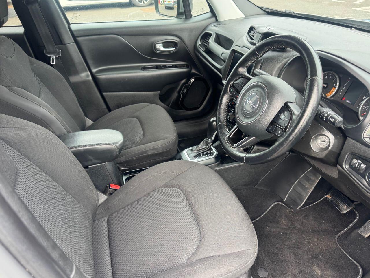 Jeep Renegade view 14