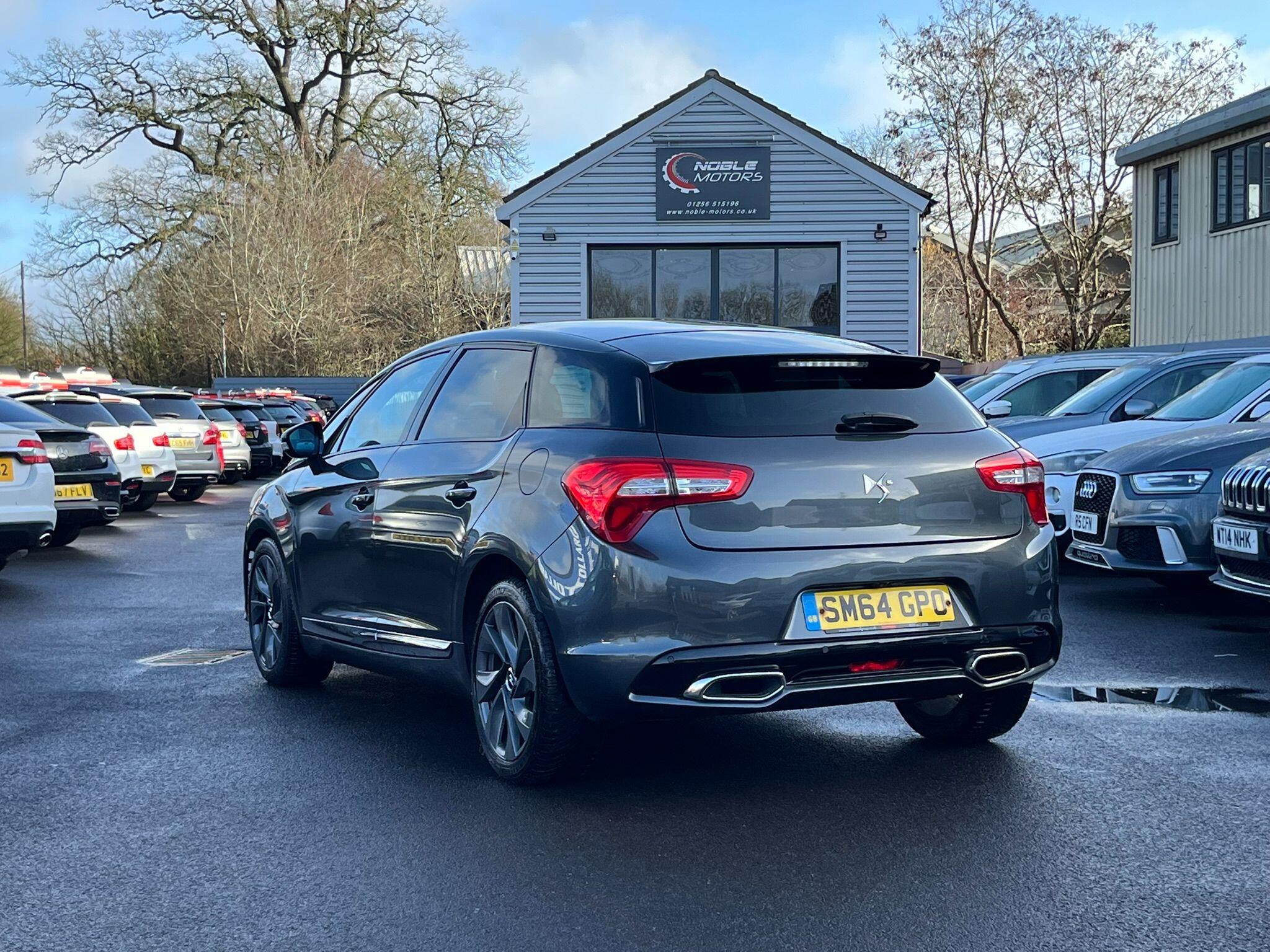 Citroen DS5 view 5