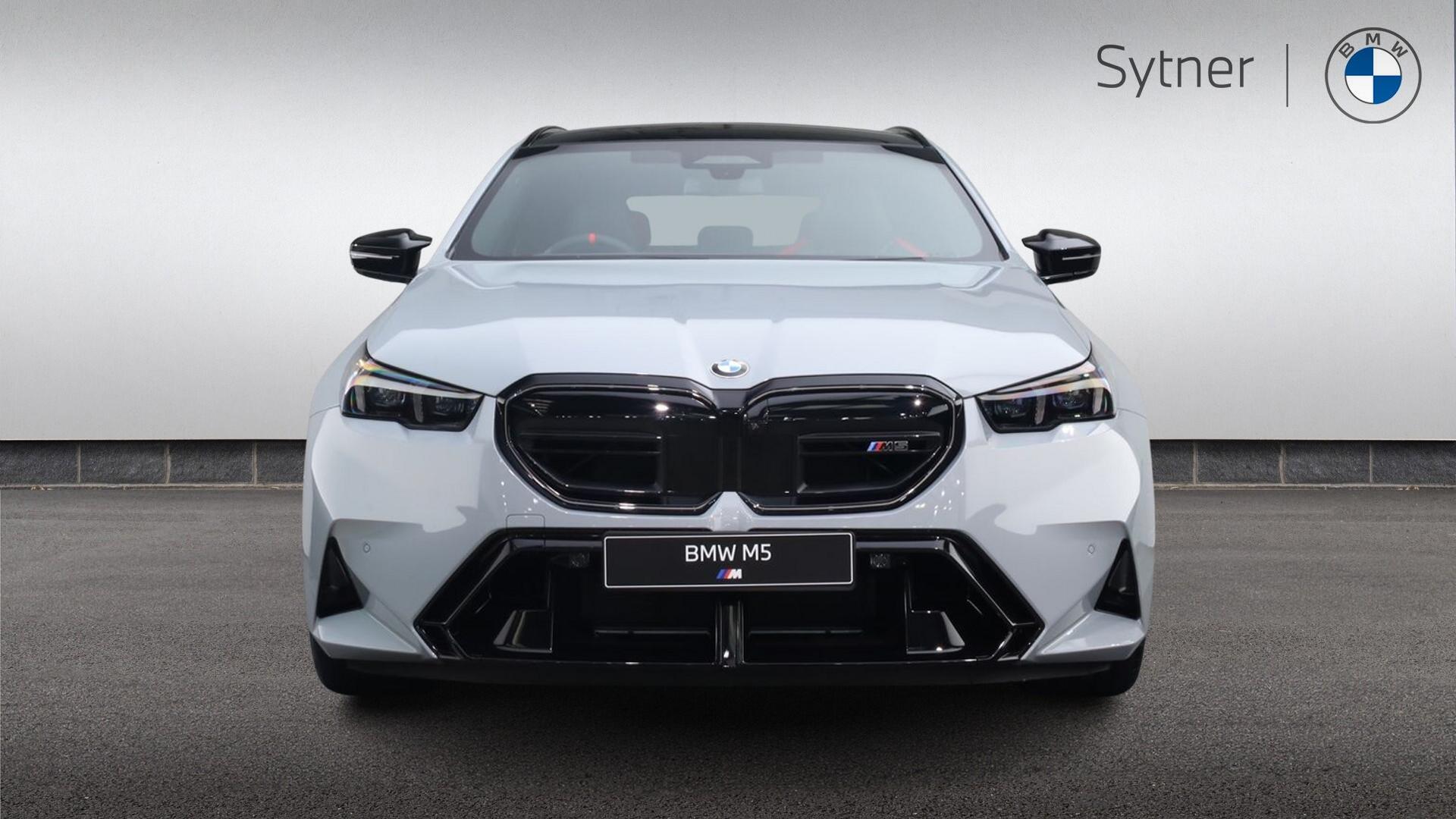 BMW M5 view 16
