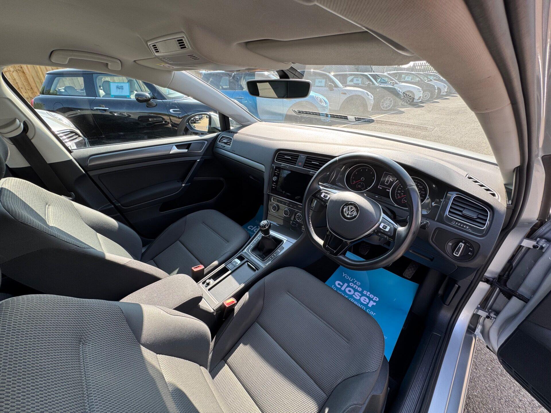 Volkswagen Golf view 50
