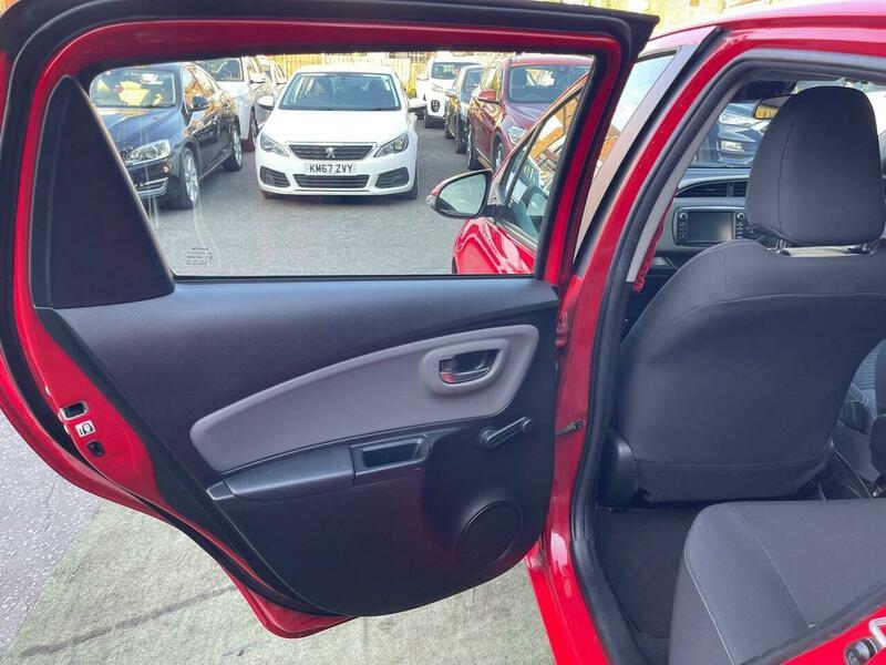 2017 Toyota Yaris 1.5 VVT-i Icon Euro 6 5dr • 37,180 miles image 30