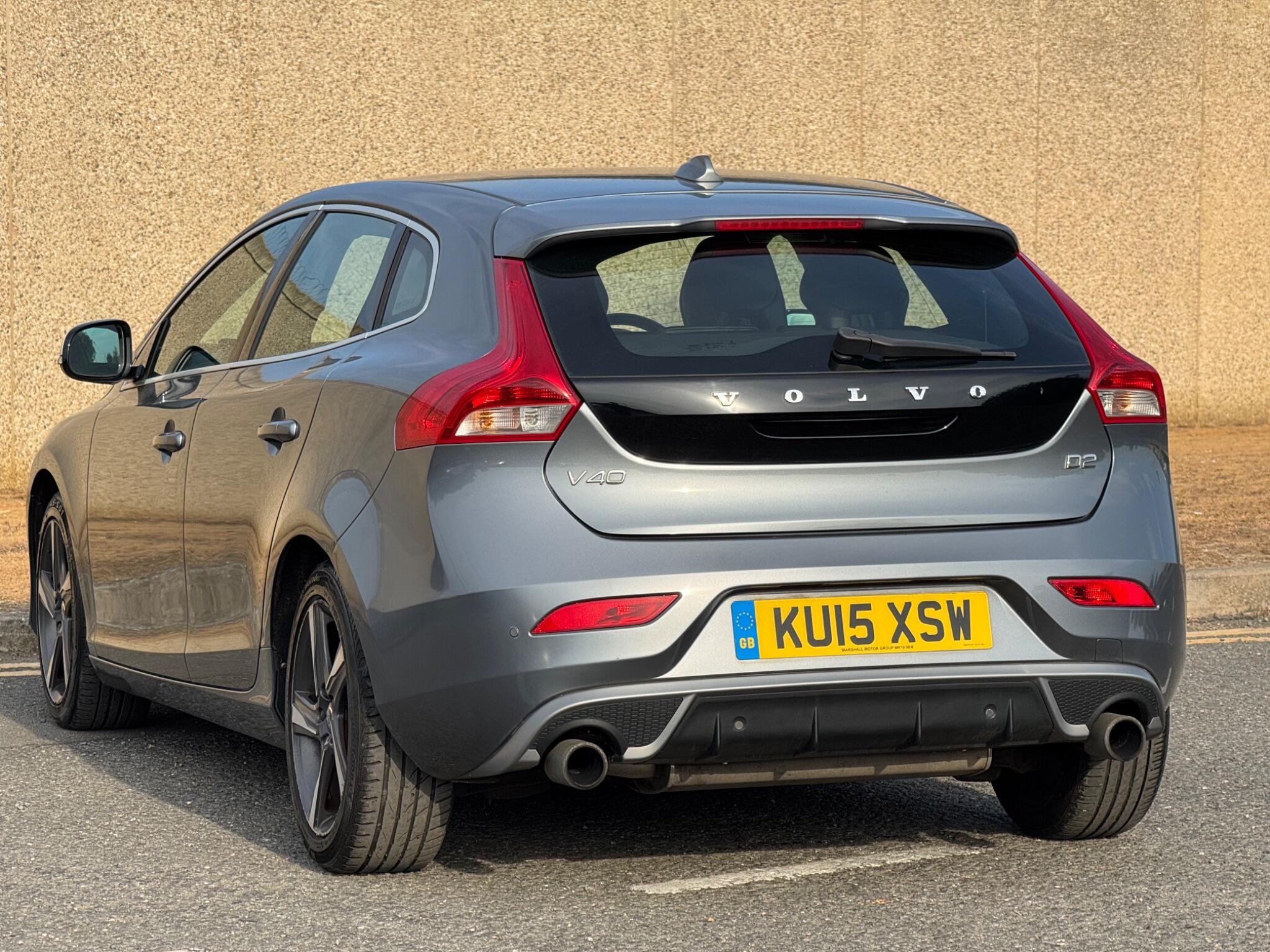 Volvo V40 view 7