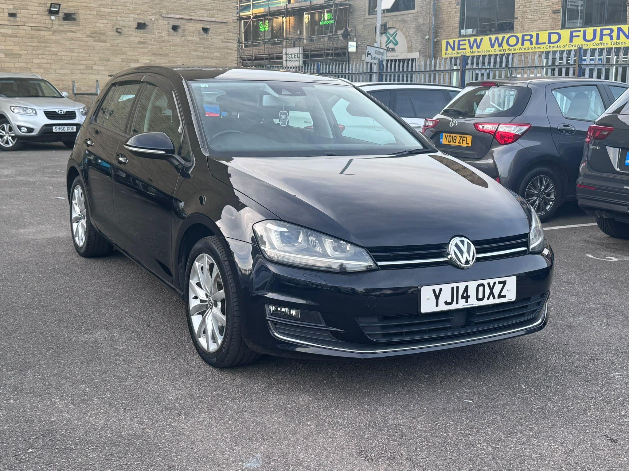 Volkswagen Golf view 4