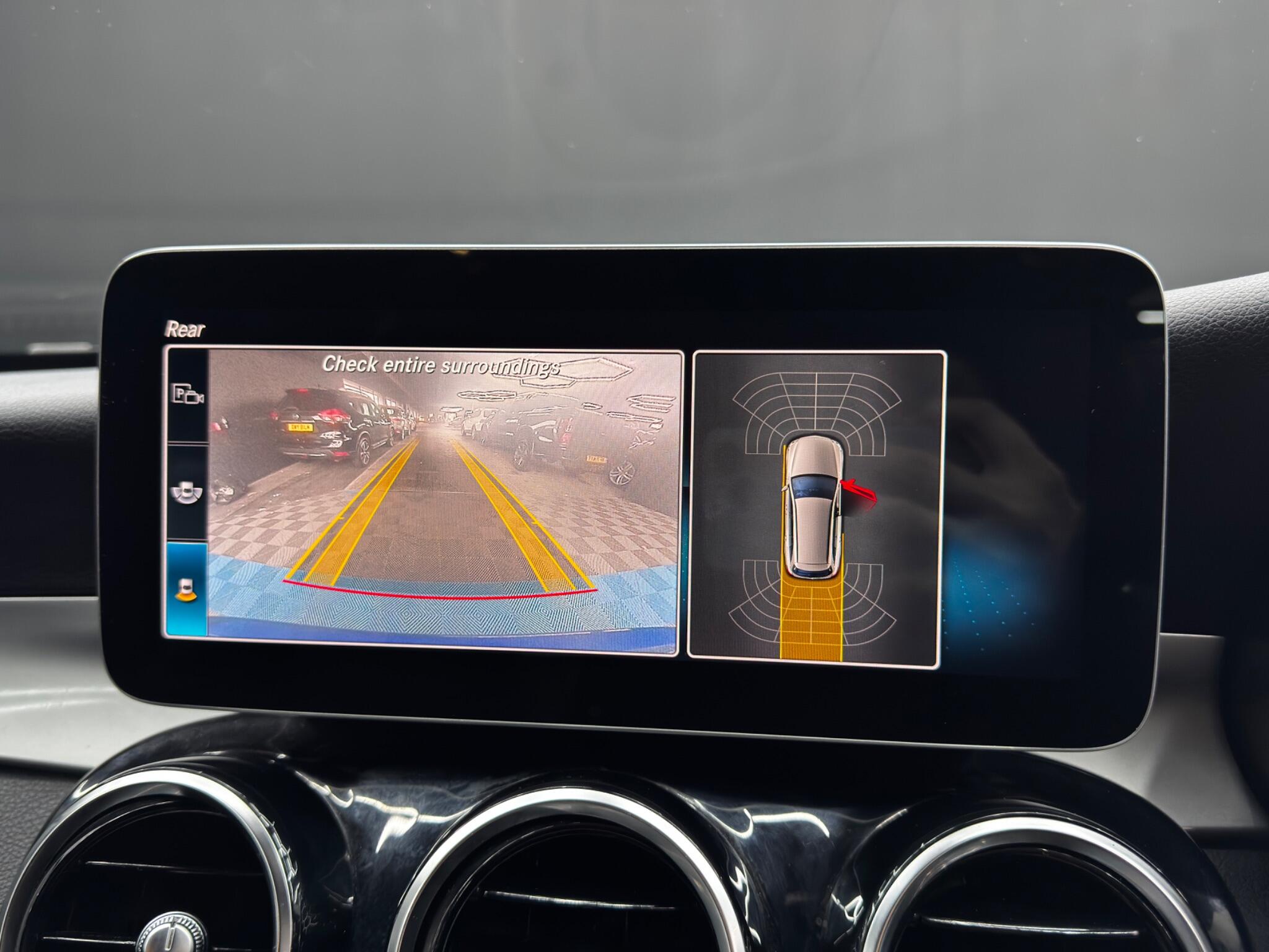 Mercedes-Benz C-Class view 33