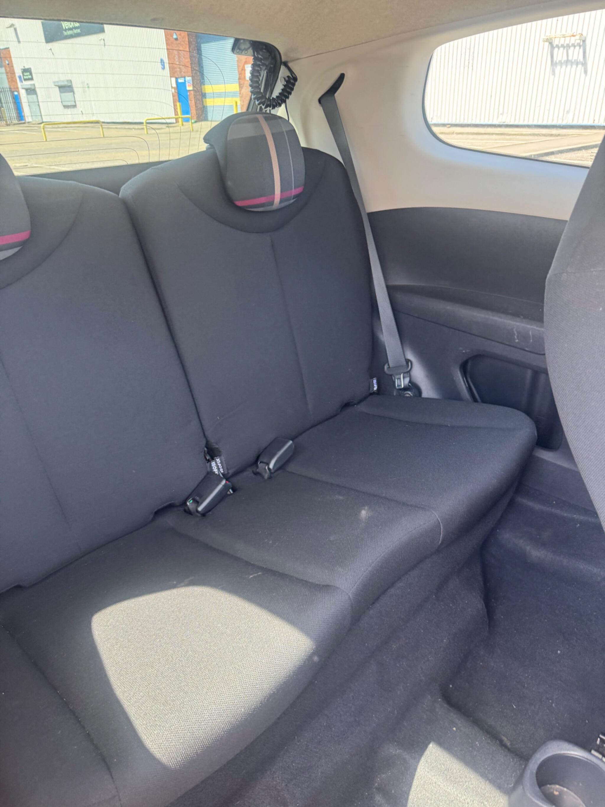 Peugeot 108 view 28