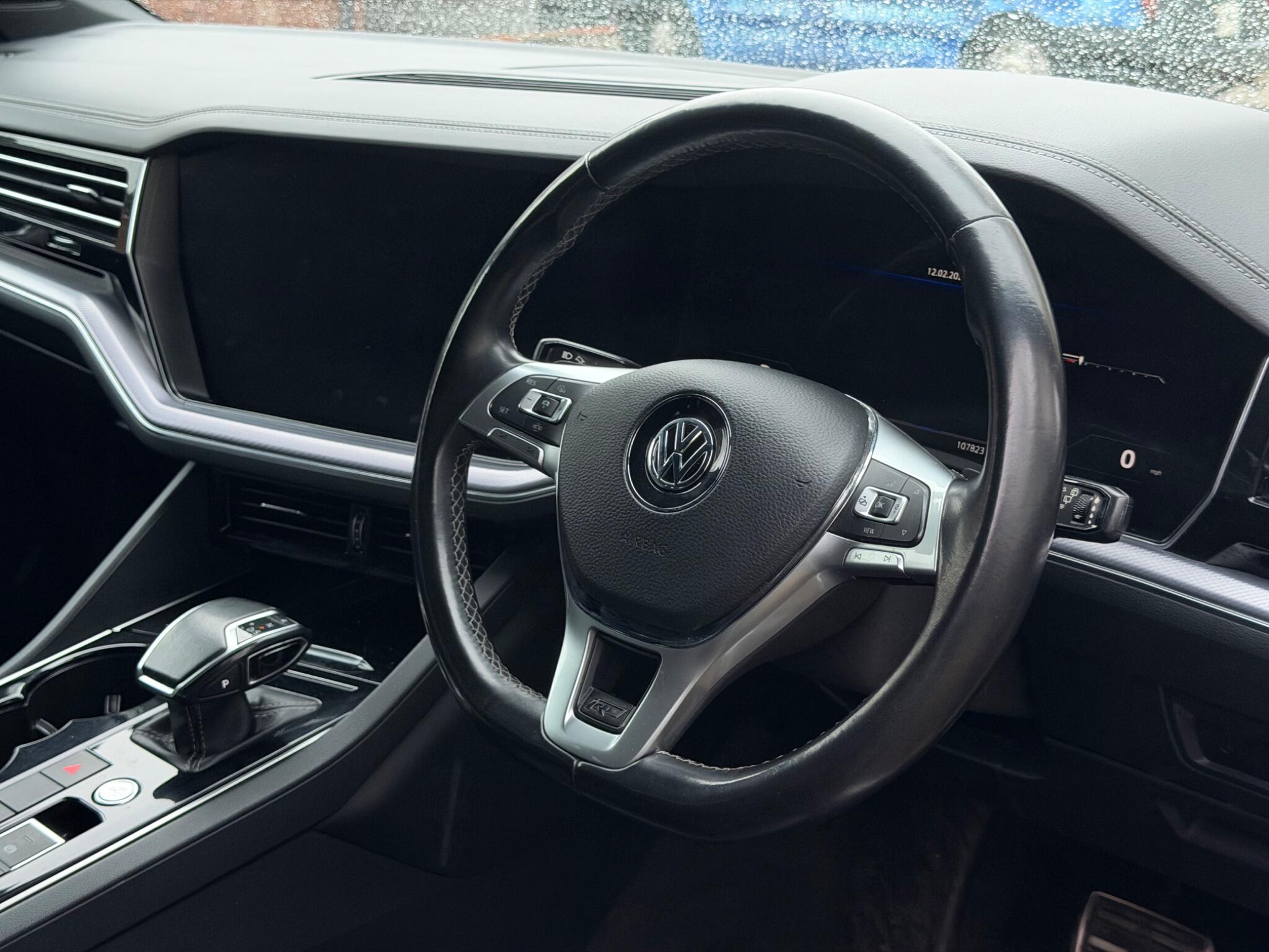 Volkswagen Touareg view 41