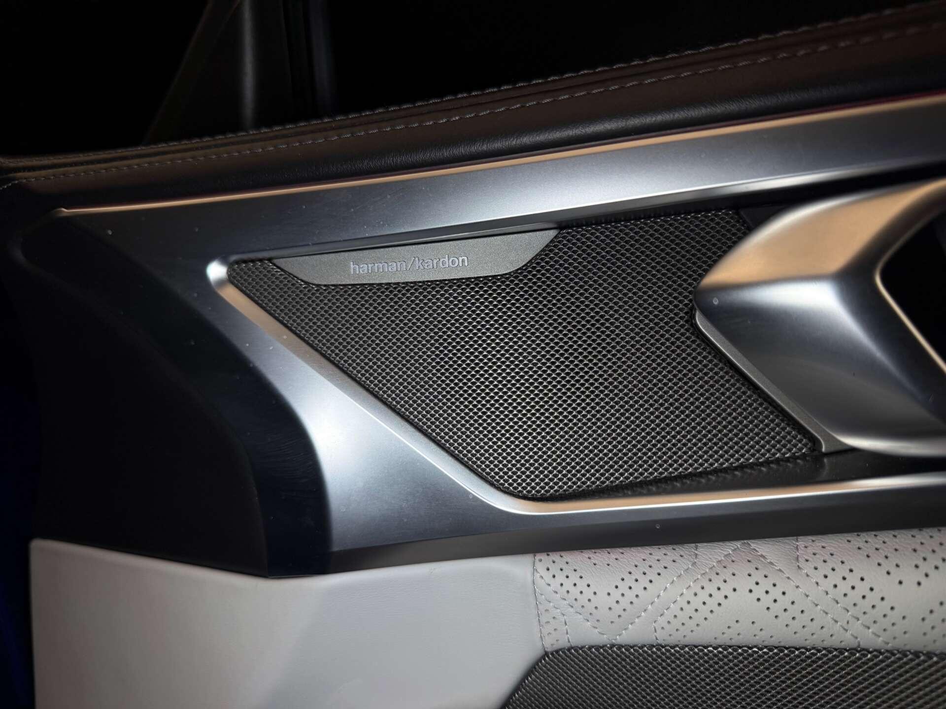 BMW M8 view 24