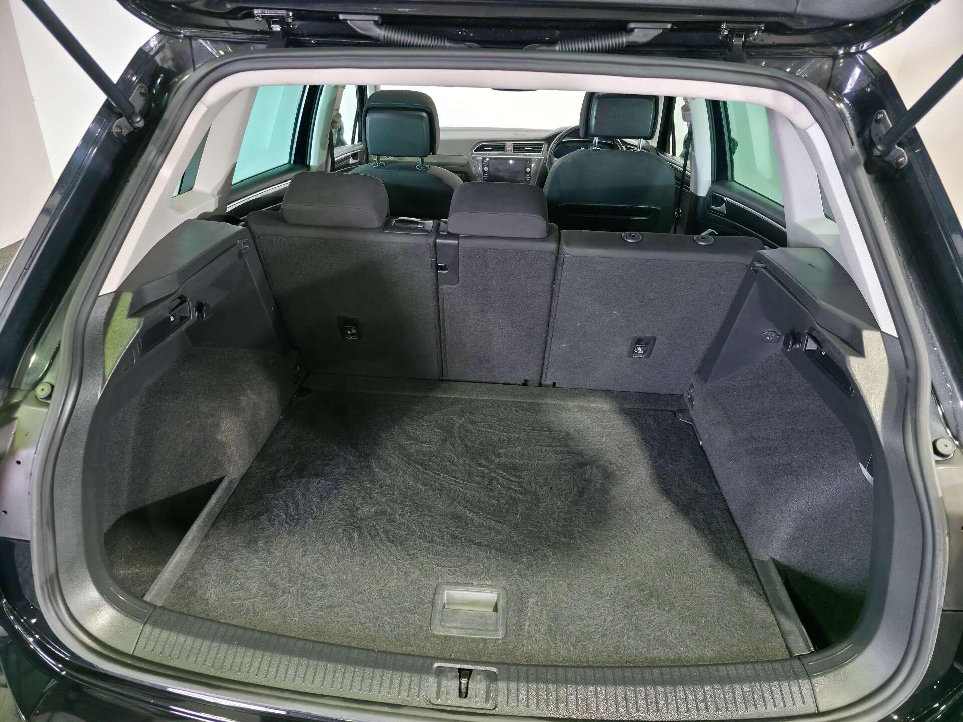 Volkswagen Tiguan view 53