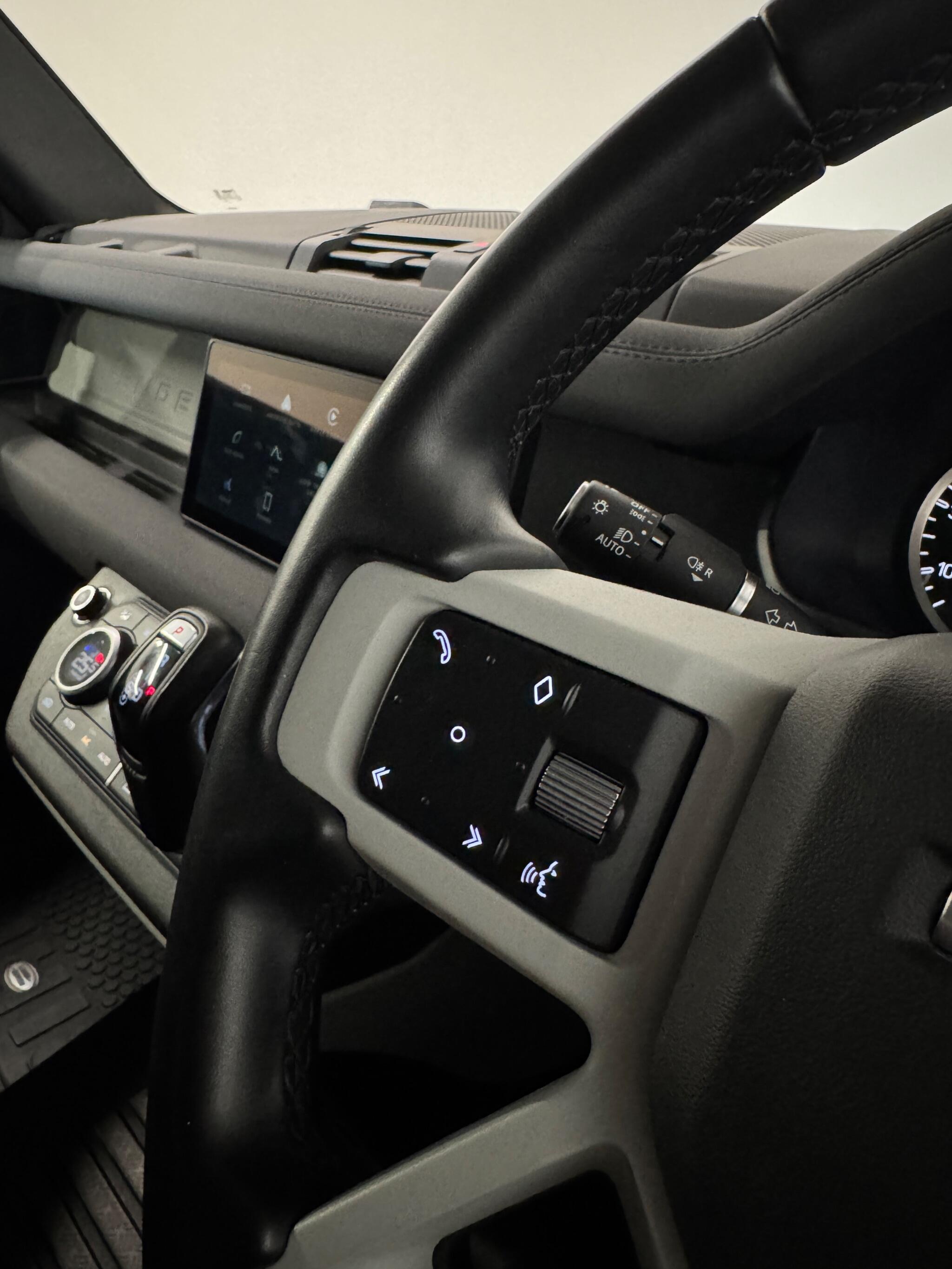 Land Rover Defender view 26